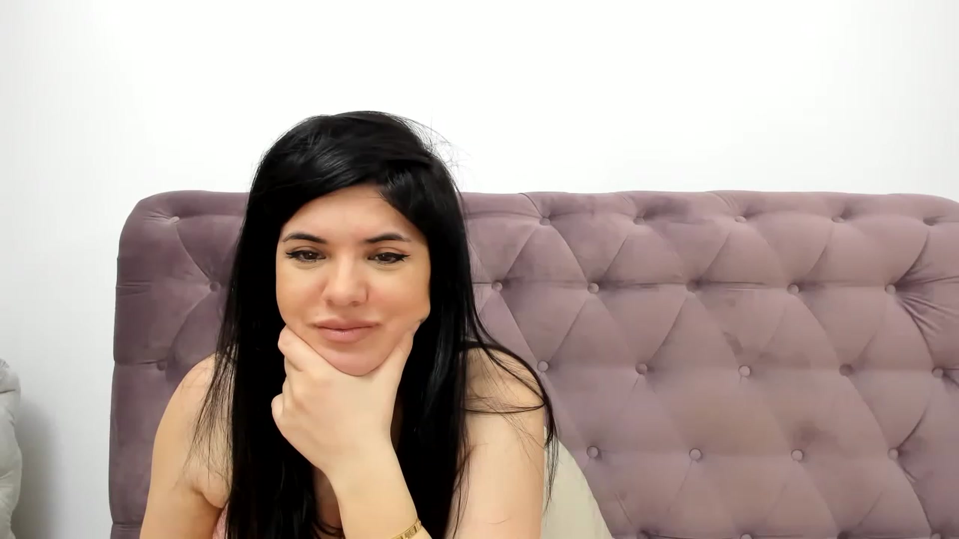 Gallery image thumbnail from Aeena's myfreecams stream on, 03/19/2023, 23:03 image 5 of 20