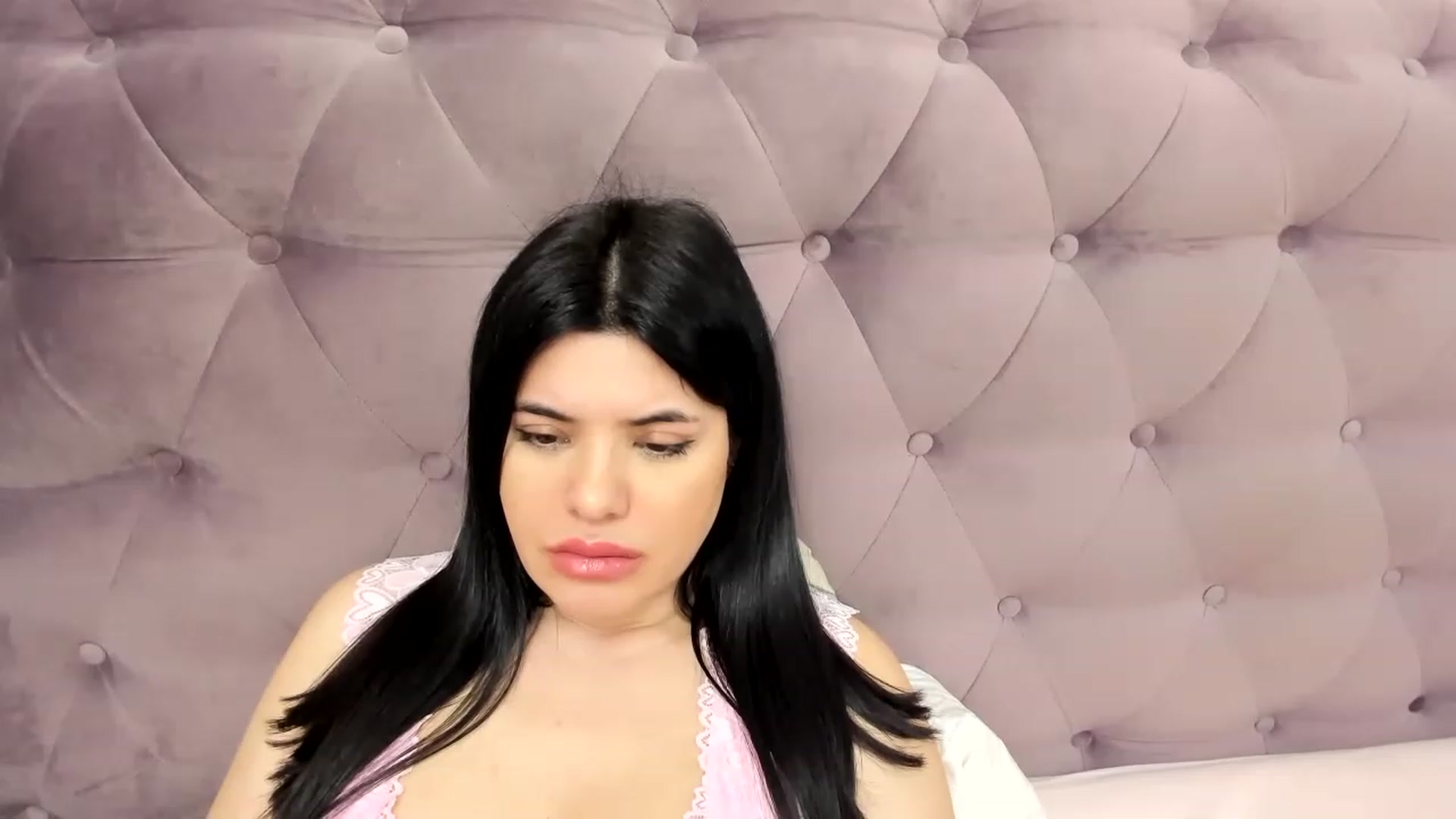 Gallery image thumbnail from Aeena's myfreecams stream on, 03/20/2023, 22:04 image 8 of 20