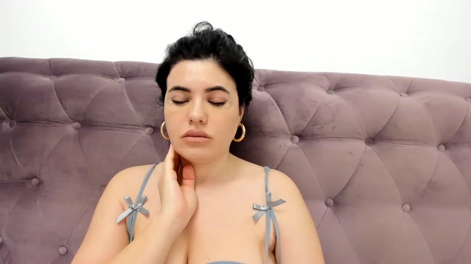 Gallery image thumbnail from Aeena's myfreecams stream on, 04/20/2023, 22:05 image 12 of 20