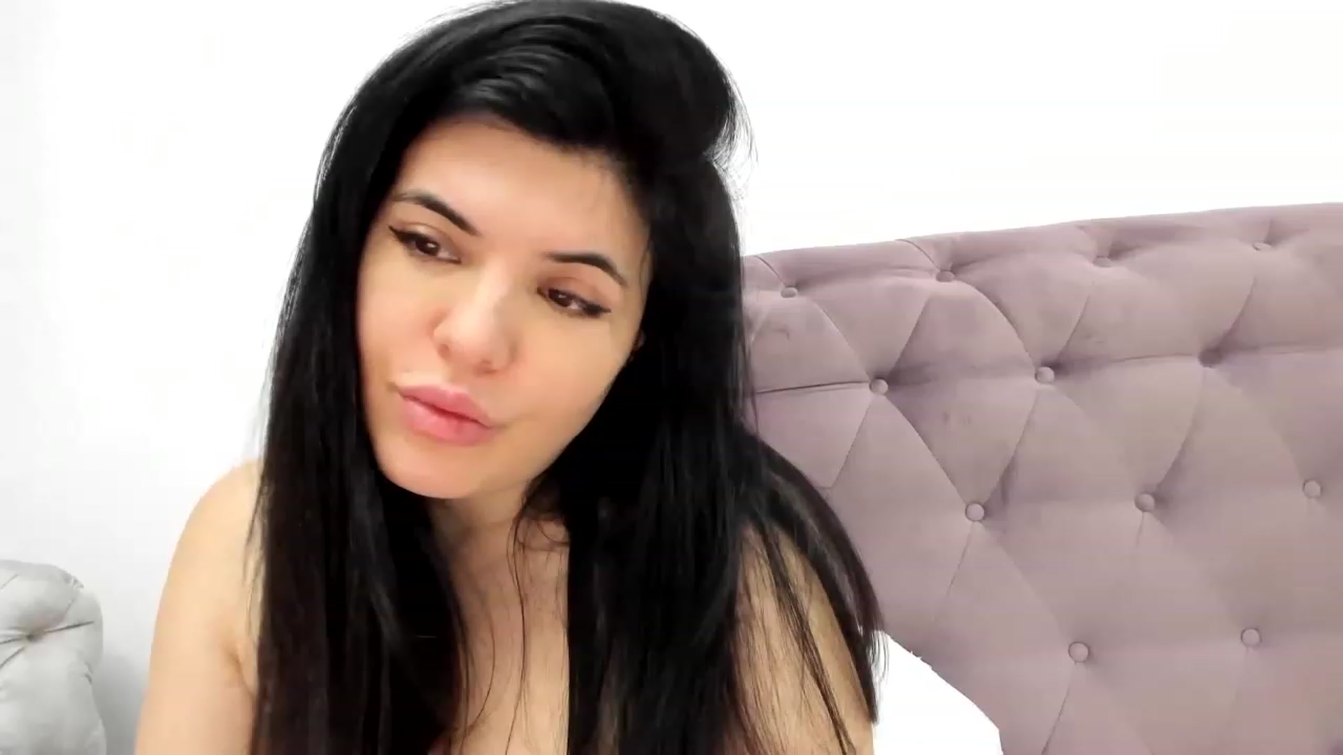 Gallery image thumbnail from Aeena's myfreecams stream on, 04/22/2023, 20:57 image 12 of 20