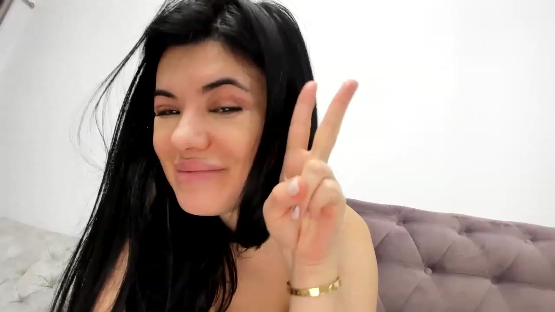 Gallery image thumbnail from Aeena's myfreecams stream on, 05/18/2023, 22:02 image 1 of 20