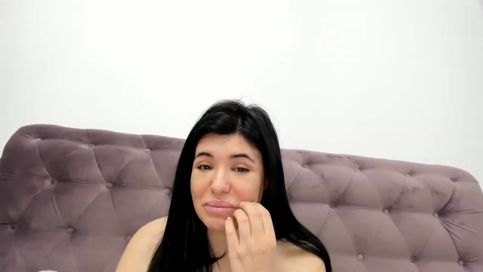 Gallery image thumbnail from Aeena's myfreecams stream on, 05/18/2023, 22:02 image 5 of 20