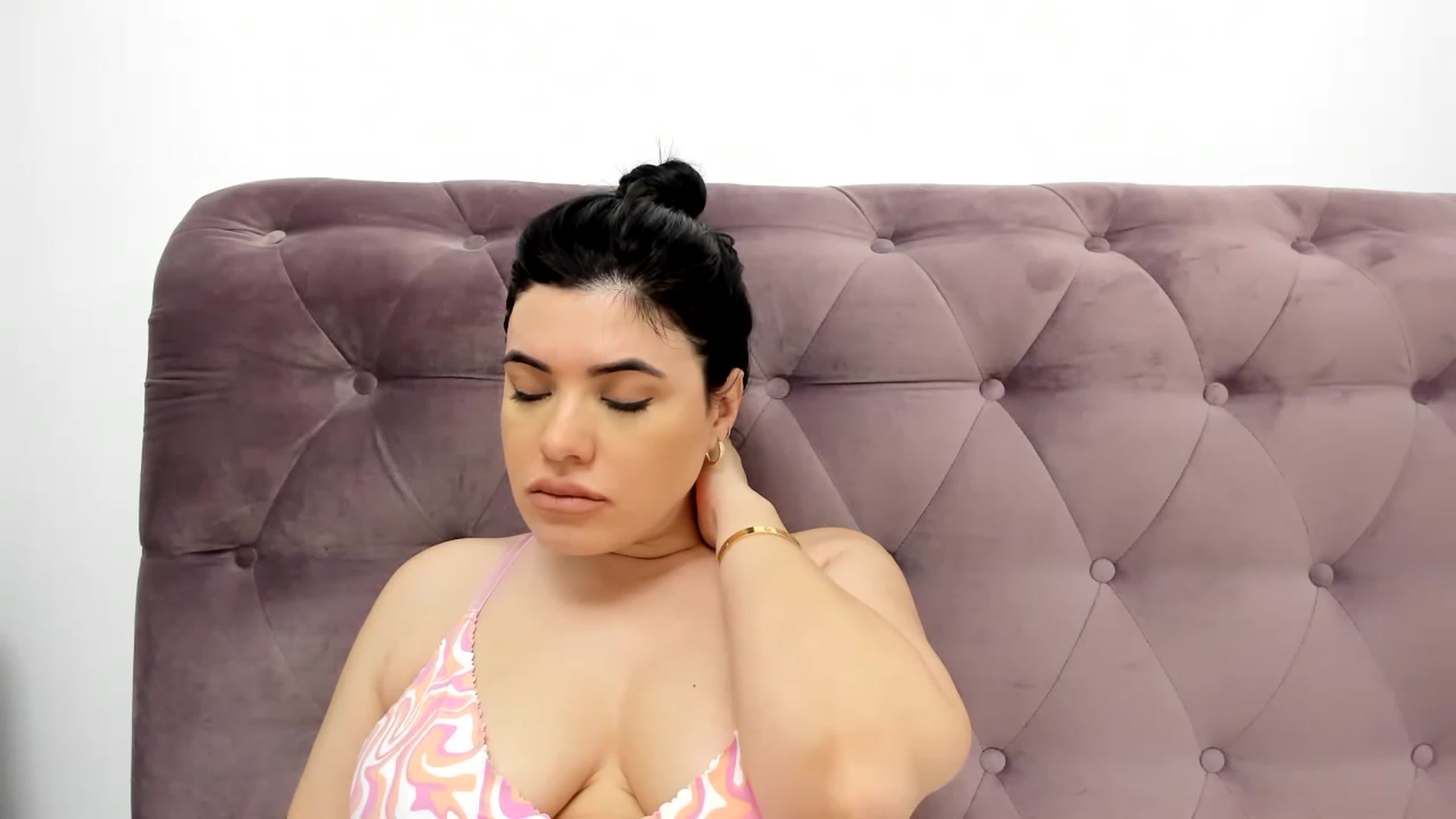 Gallery image thumbnail from Aeena's myfreecams stream on, 06/04/2023, 21:22 image 6 of 20