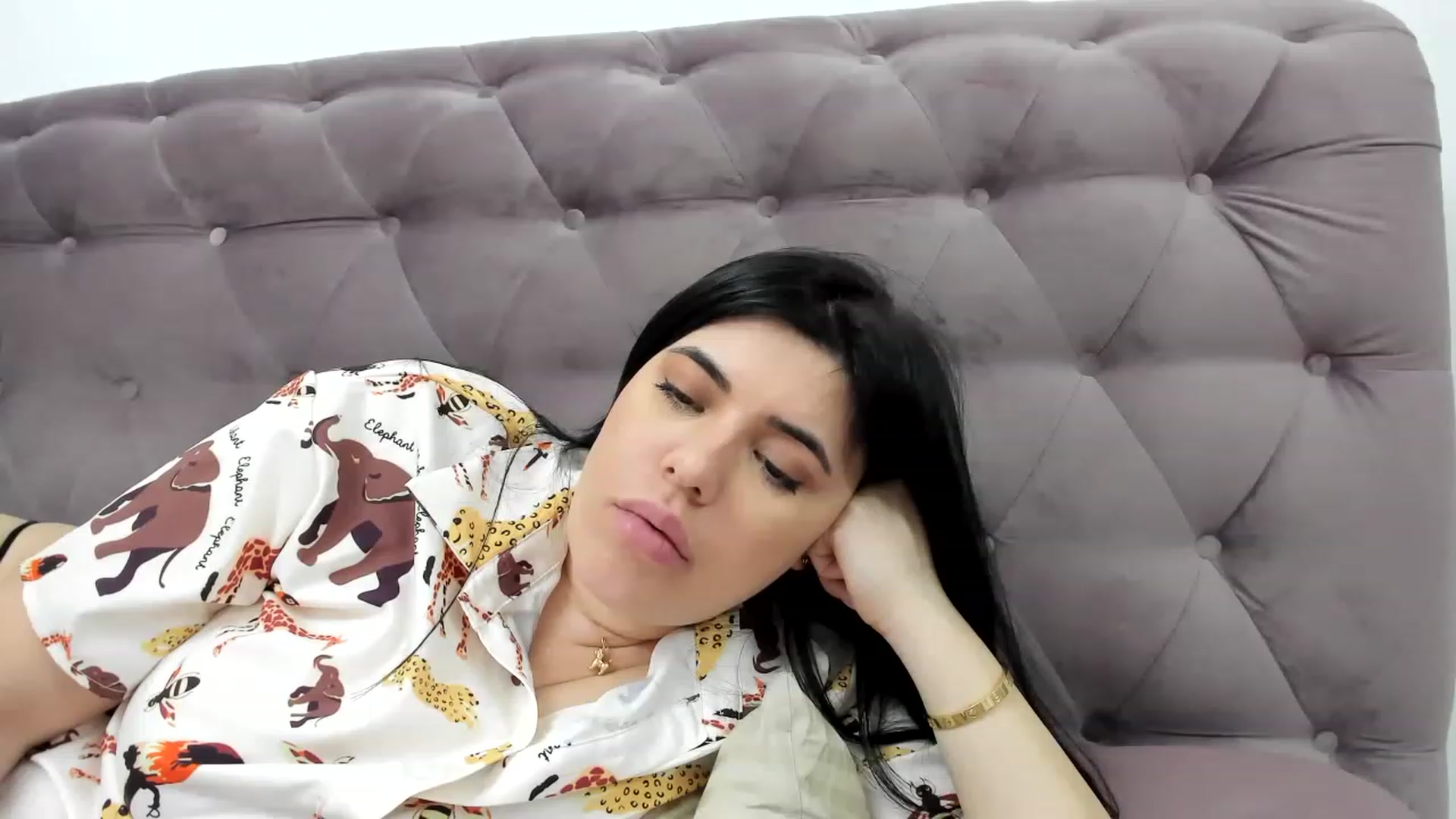 Gallery image thumbnail from Aeena's myfreecams stream on, 06/19/2023, 22:07 image 4 of 20