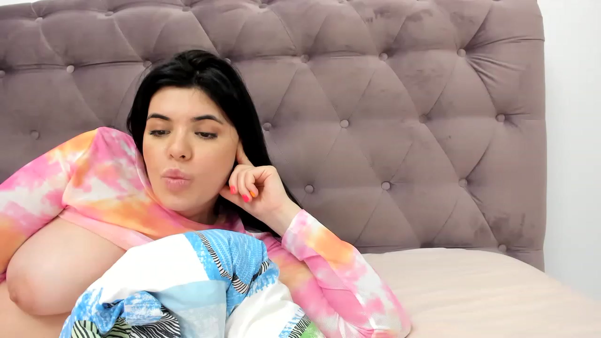 Gallery image thumbnail from Aeena's myfreecams stream on, 06/28/2023, 22:04 image 19 of 20