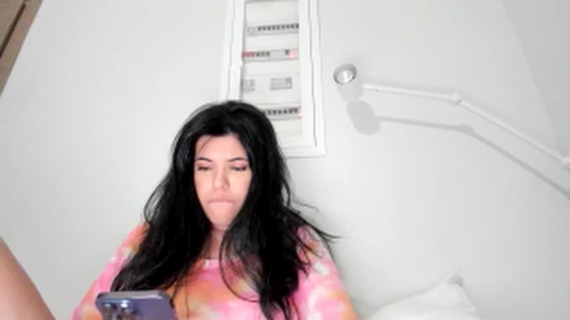 Gallery image thumbnail from Aeena's myfreecams stream on, 07/10/2023, 20:53 image 4 of 20