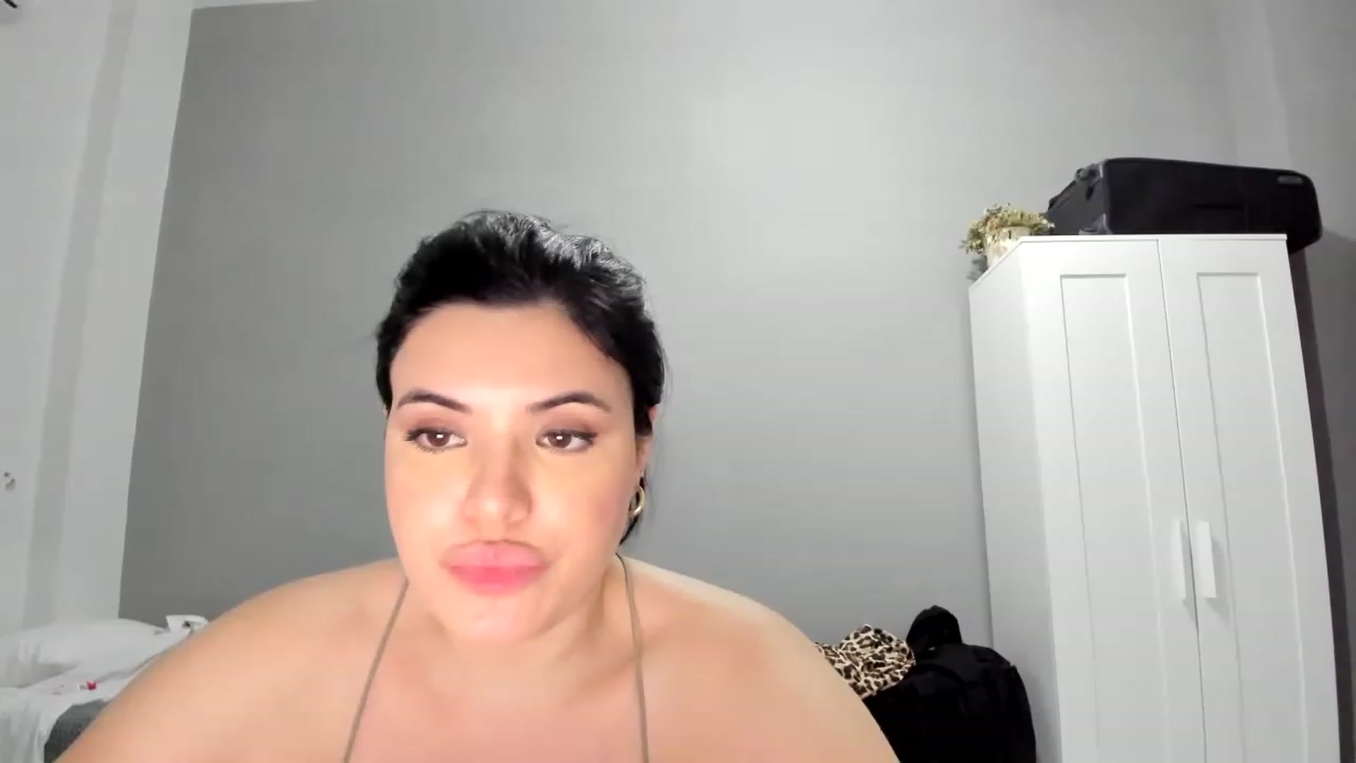 Gallery image thumbnail from Aeena's myfreecams stream on, 07/11/2023, 21:21 image 1 of 20