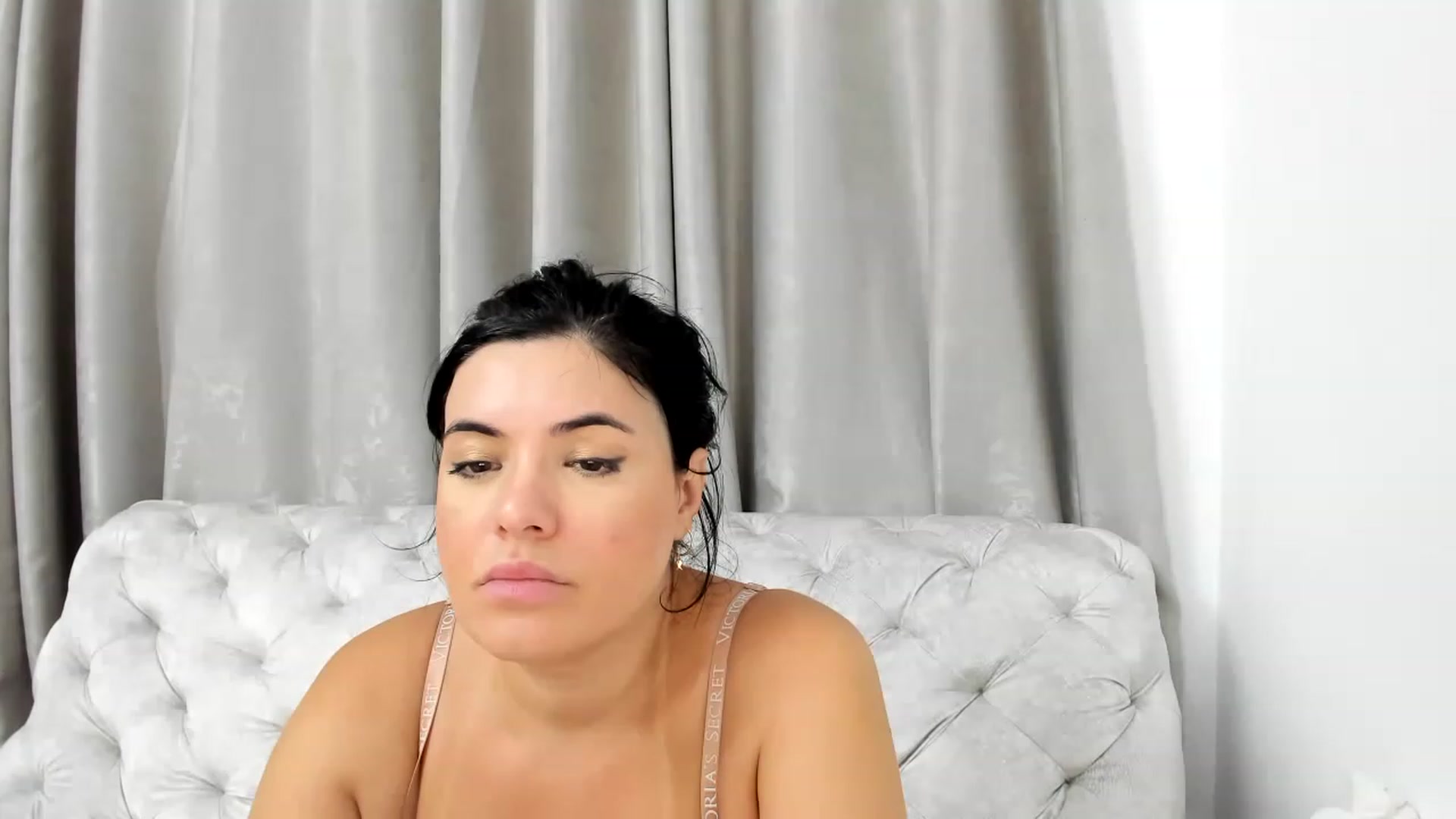 Gallery image thumbnail from Aeena's myfreecams stream on, 08/10/2023, 21:11 image 15 of 20