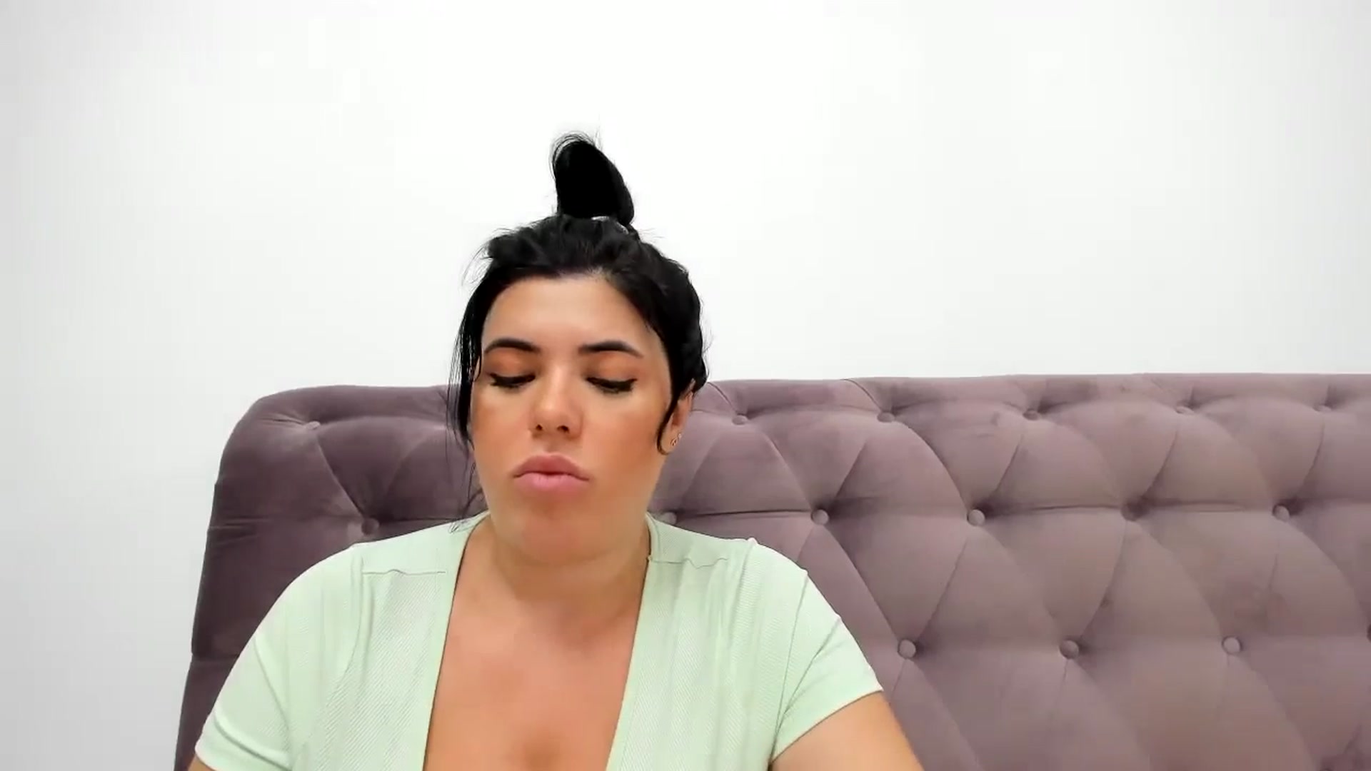 Gallery image thumbnail from Aeena's myfreecams stream on, 08/13/2023, 21:01 image 10 of 20