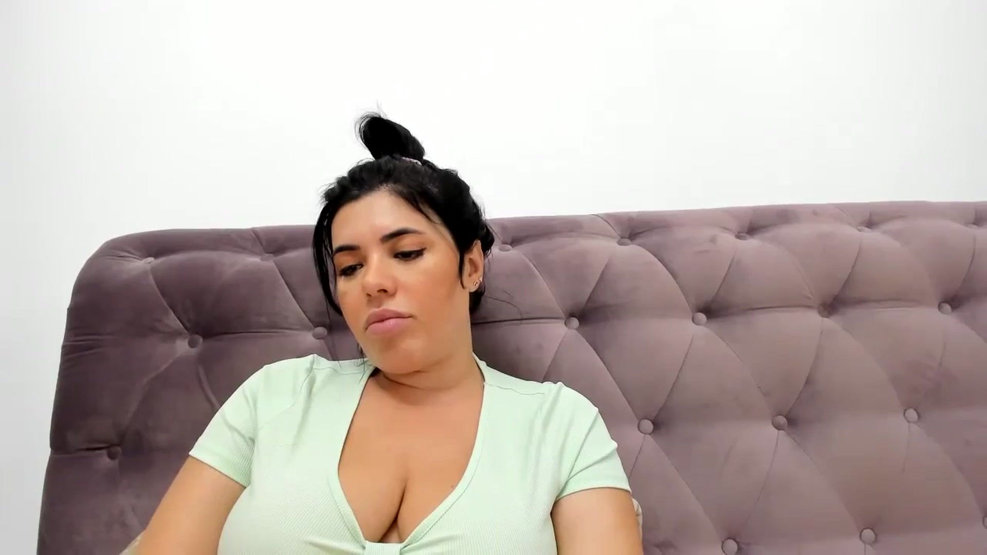 Gallery image thumbnail from Aeena's myfreecams stream on, 08/13/2023, 21:01 image 15 of 20