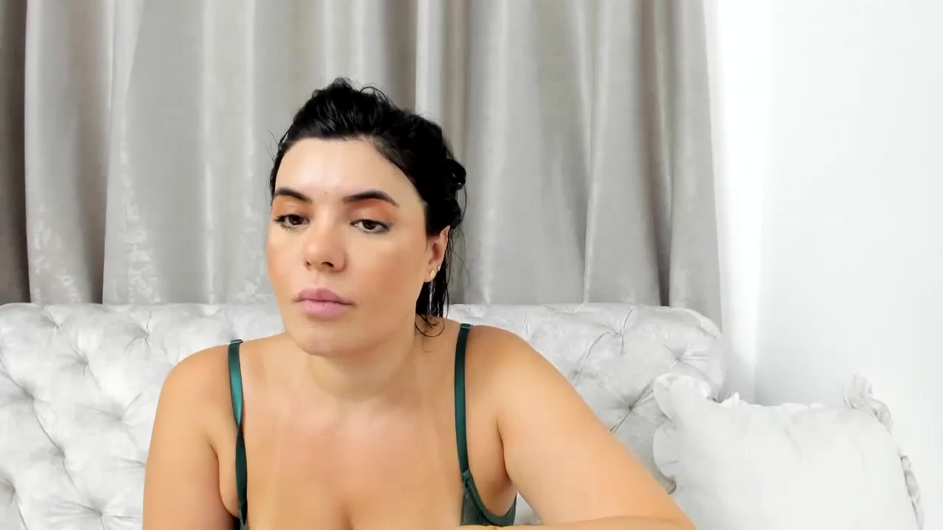 Gallery image thumbnail from Aeena's myfreecams stream on, 08/19/2023, 22:05 image 6 of 20