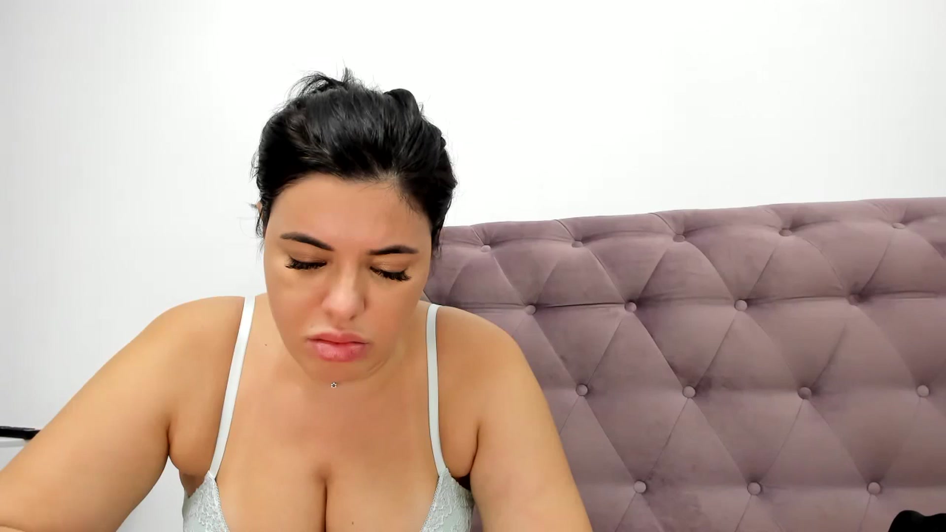Gallery image thumbnail from Aeena's myfreecams stream on, 09/22/2023, 22:04 image 11 of 20