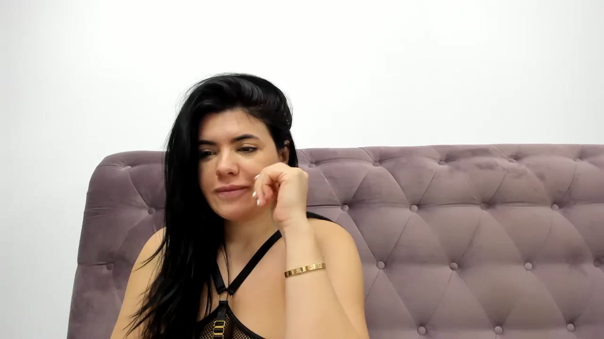 Gallery image thumbnail from Aeena's myfreecams stream on, 11/13/2023, 23:09 image 4 of 20