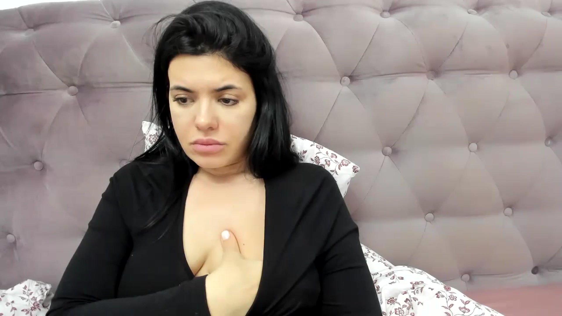 Gallery image thumbnail from Aeena's myfreecams stream on, 01/31/2024, 22:03 image 13 of 20