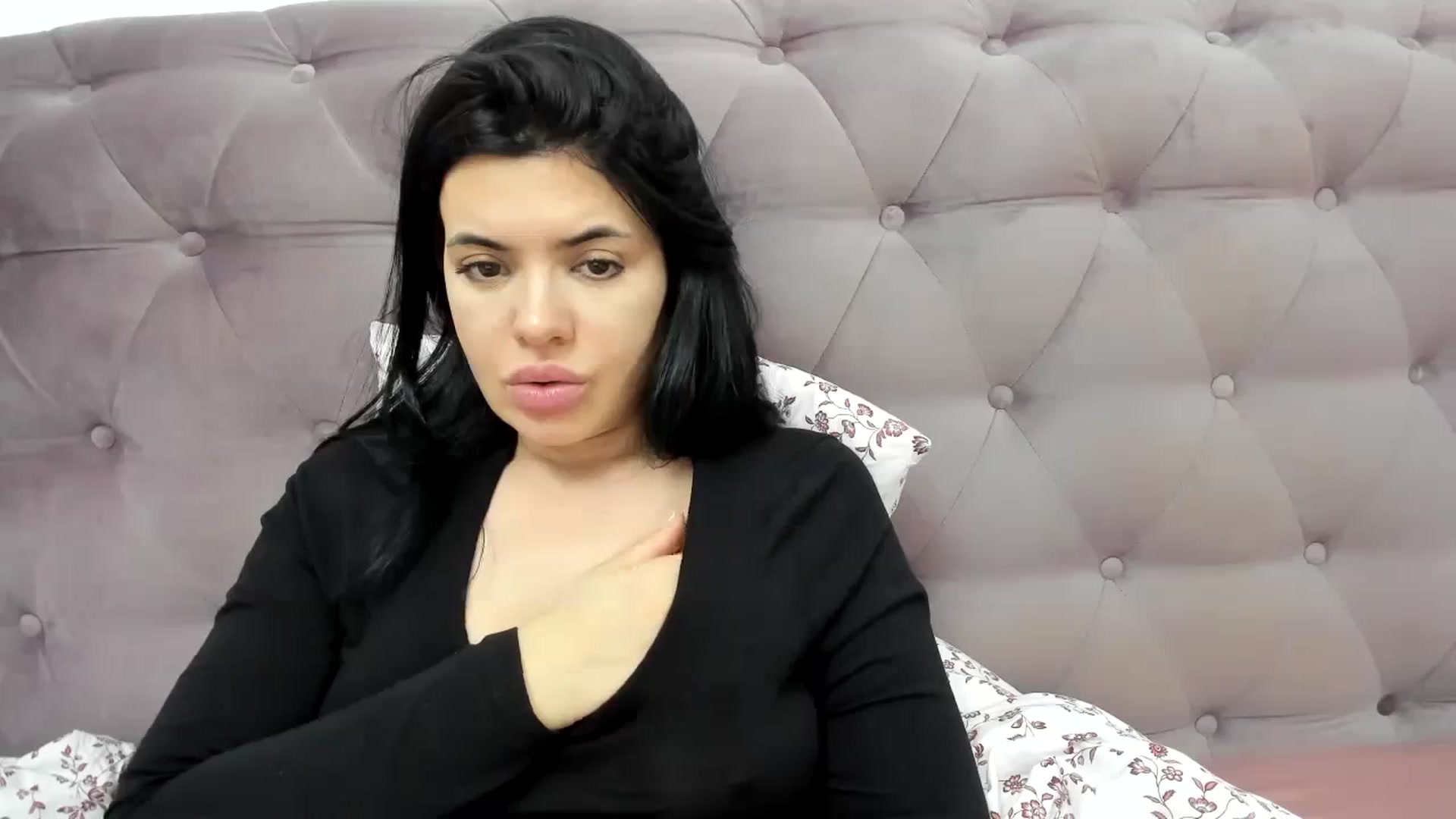 Gallery image thumbnail from Aeena's myfreecams stream on, 01/31/2024, 22:03 image 14 of 20