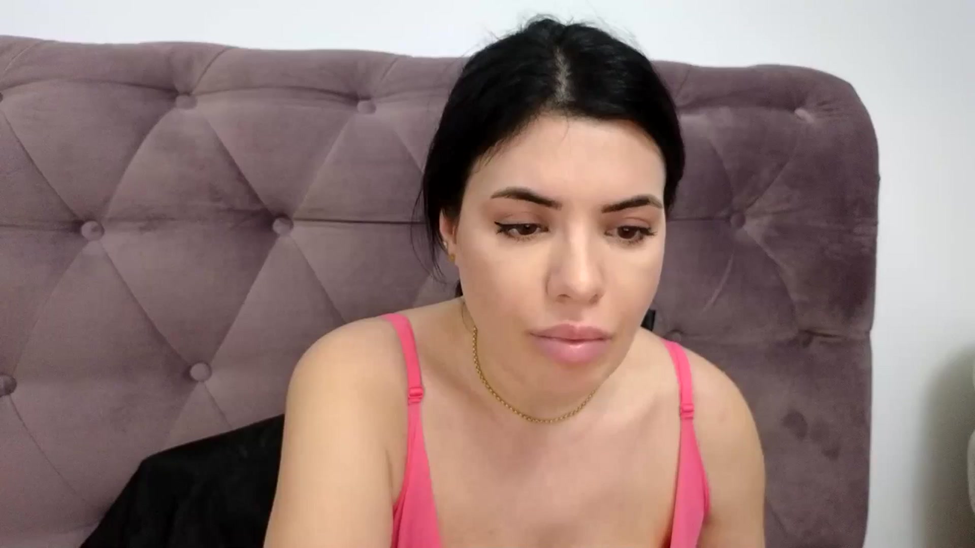 Gallery image thumbnail from Aeena's myfreecams stream on, 04/06/2024, 21:33 image 6 of 20