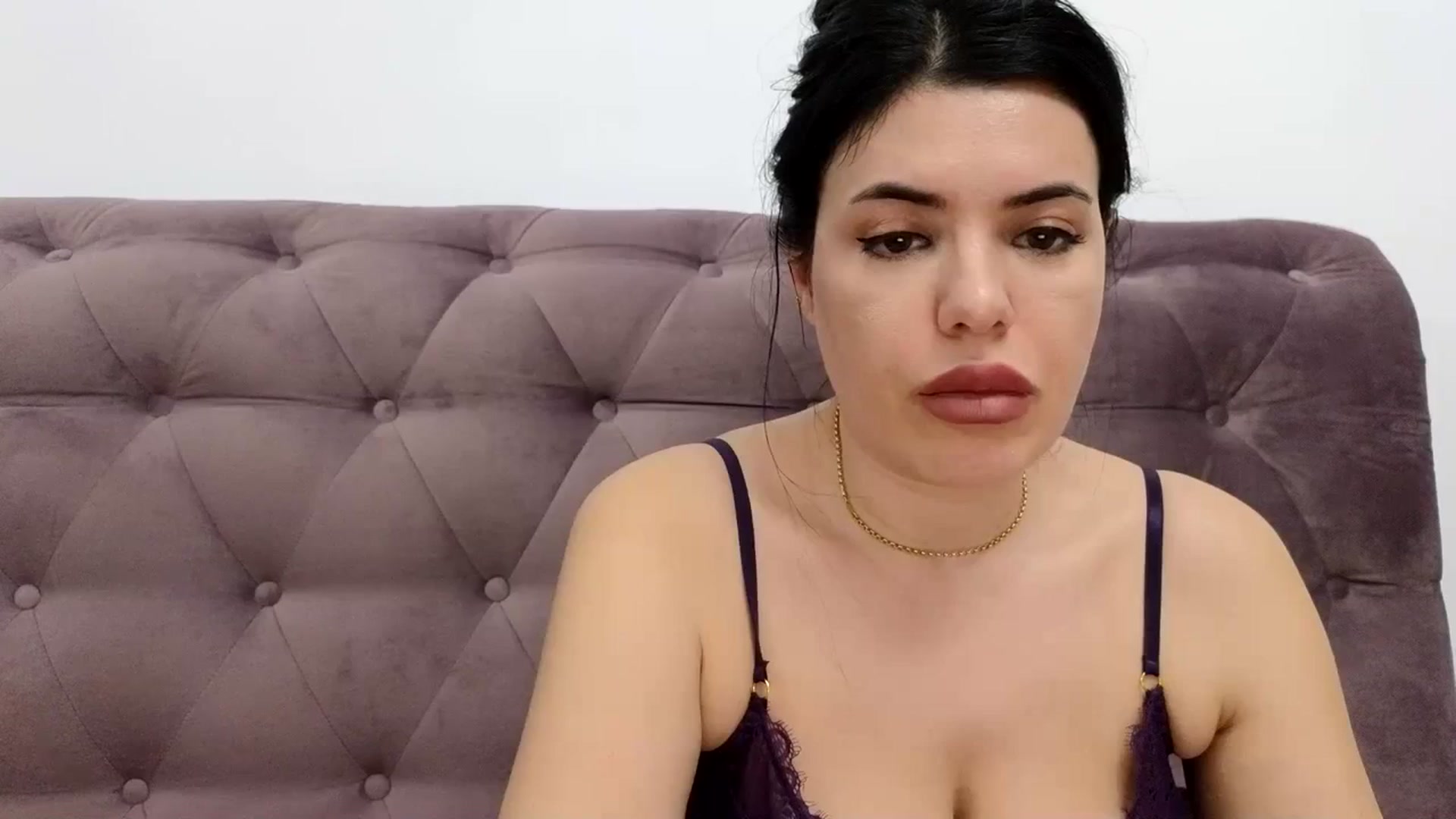 Gallery image thumbnail from Aeena's myfreecams stream on, 04/11/2024, 23:04 image 3 of 20
