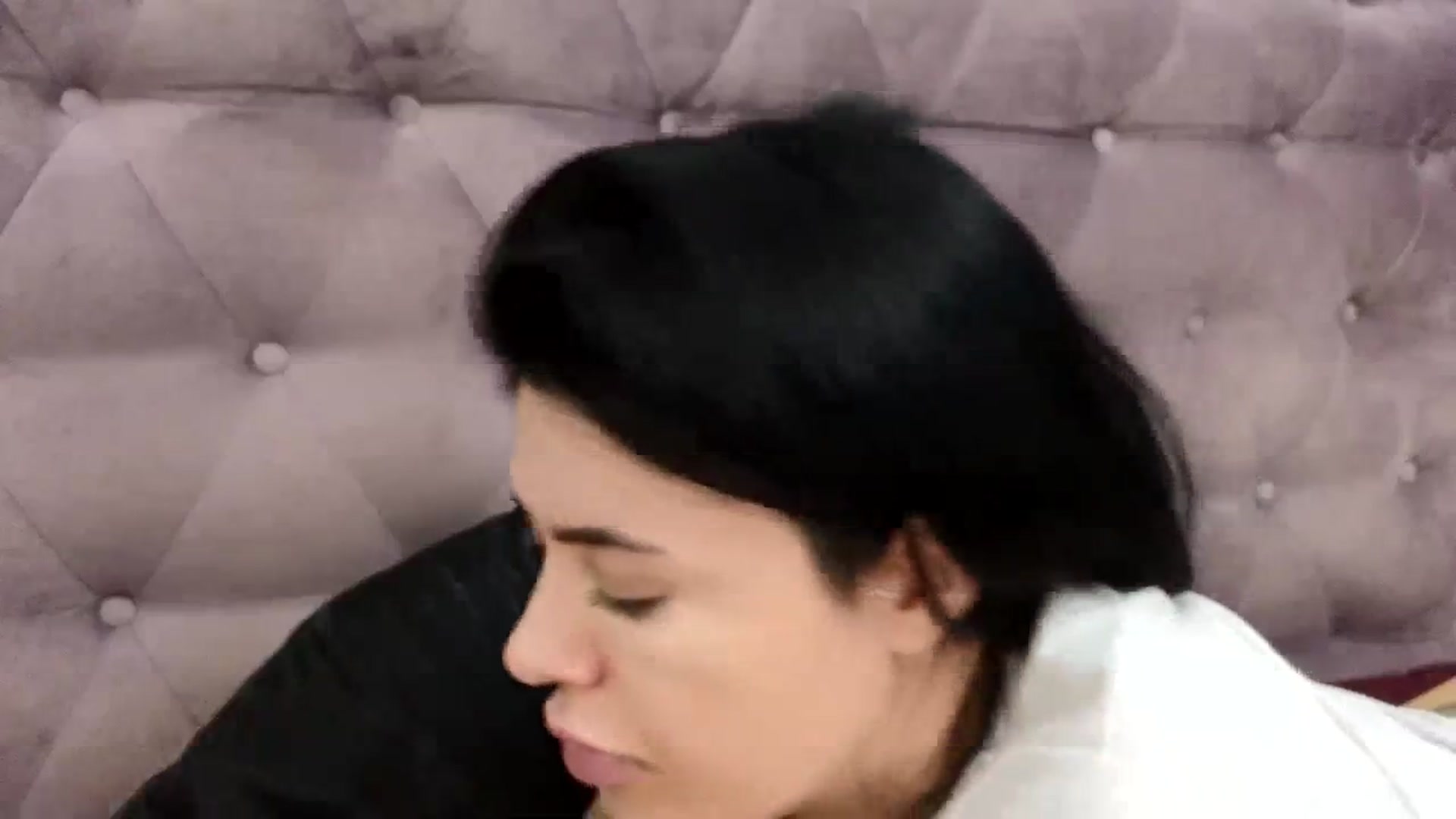 Gallery image thumbnail from Aeena's myfreecams stream on, 04/15/2024, 23:08 image 6 of 20