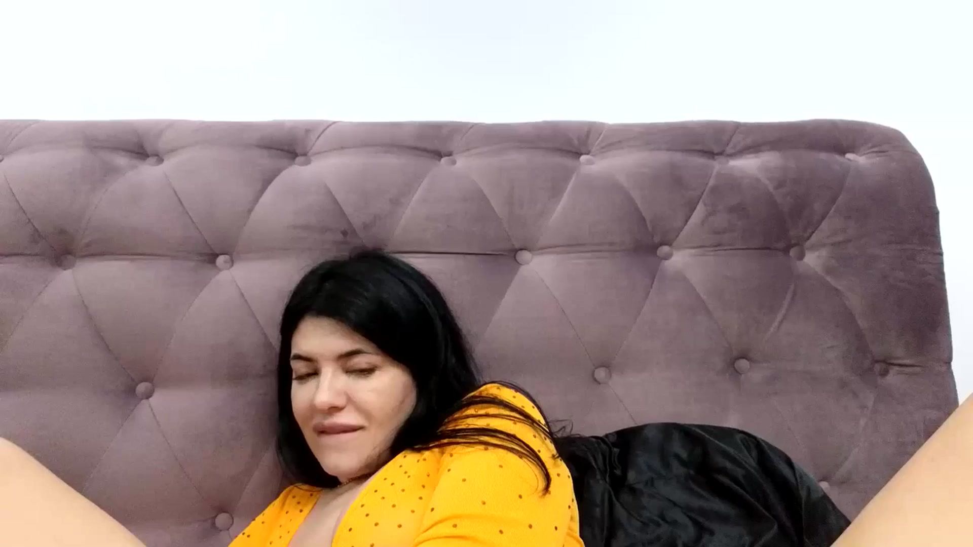 Gallery image thumbnail from Aeena's myfreecams stream on, 04/17/2024, 22:31 image 17 of 20