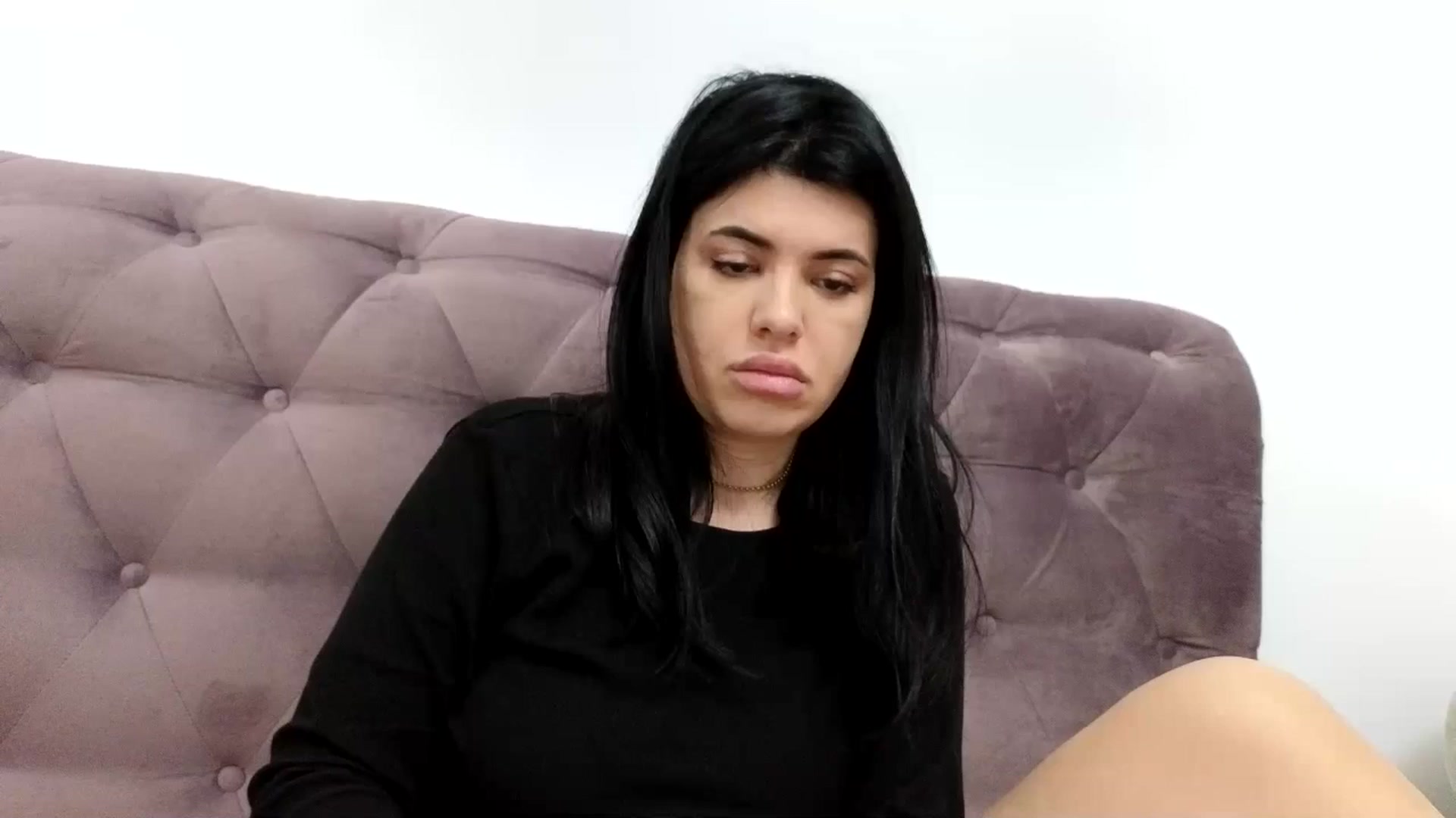 Gallery image thumbnail from Aeena's myfreecams stream on, 04/21/2024, 23:13 image 4 of 20