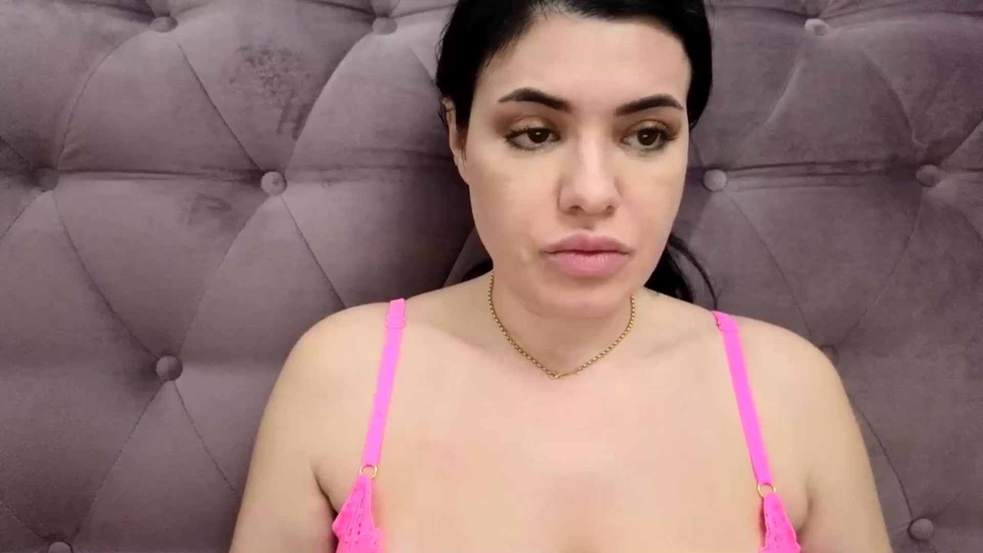 Gallery image thumbnail from Aeena's myfreecams stream on, 04/25/2024, 22:00 image 7 of 20