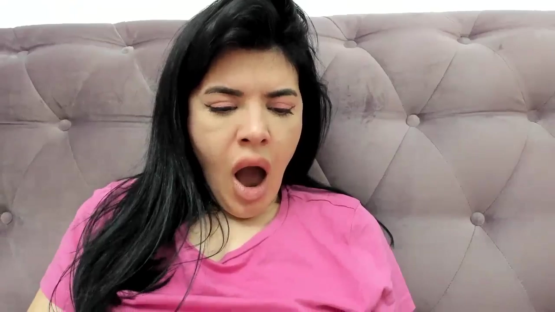 Gallery image thumbnail from Aeena's myfreecams stream on, 05/14/2024, 23:03 image 13 of 20