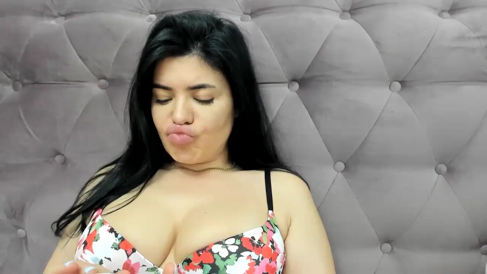 Gallery image thumbnail from Aeena's myfreecams stream on, 05/23/2024, 23:16 image 4 of 20