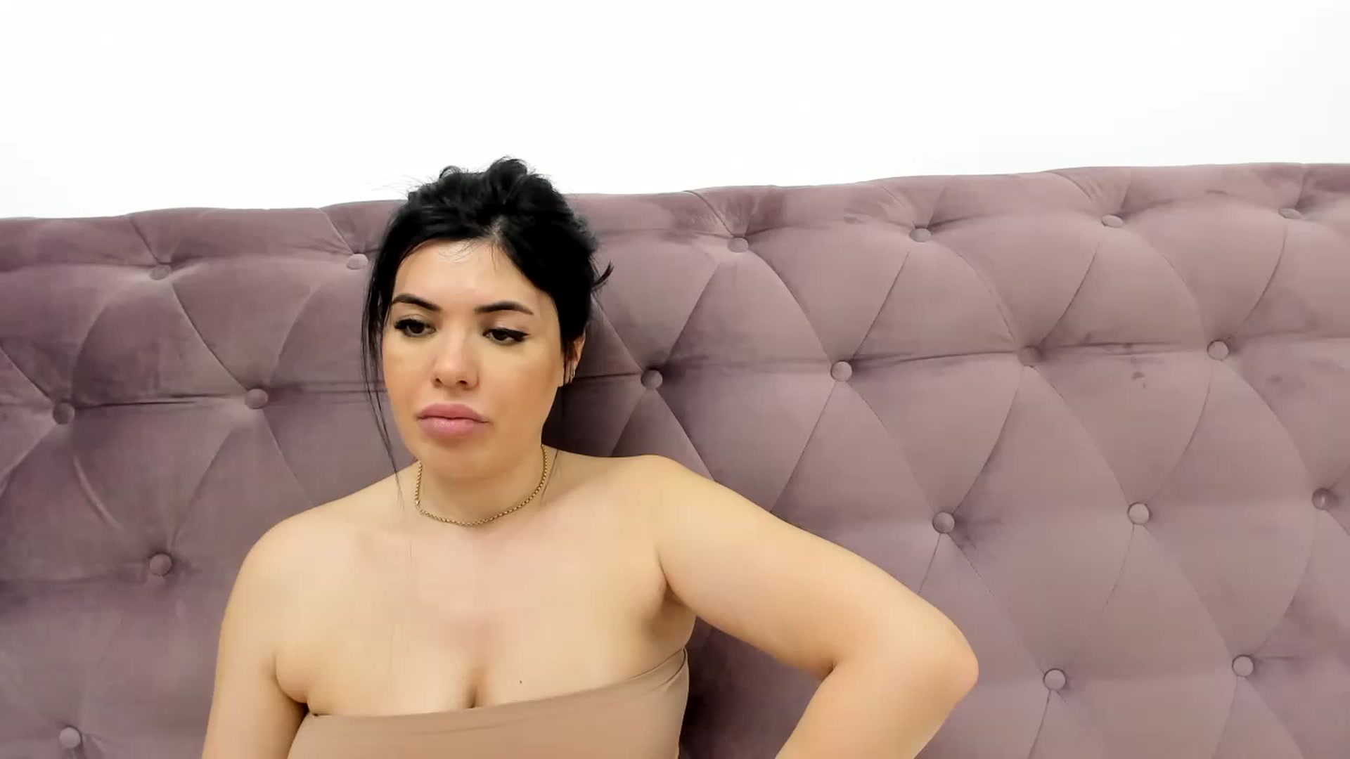 Gallery image thumbnail from Aeena's myfreecams stream on, 06/26/2024, 23:09 image 5 of 20