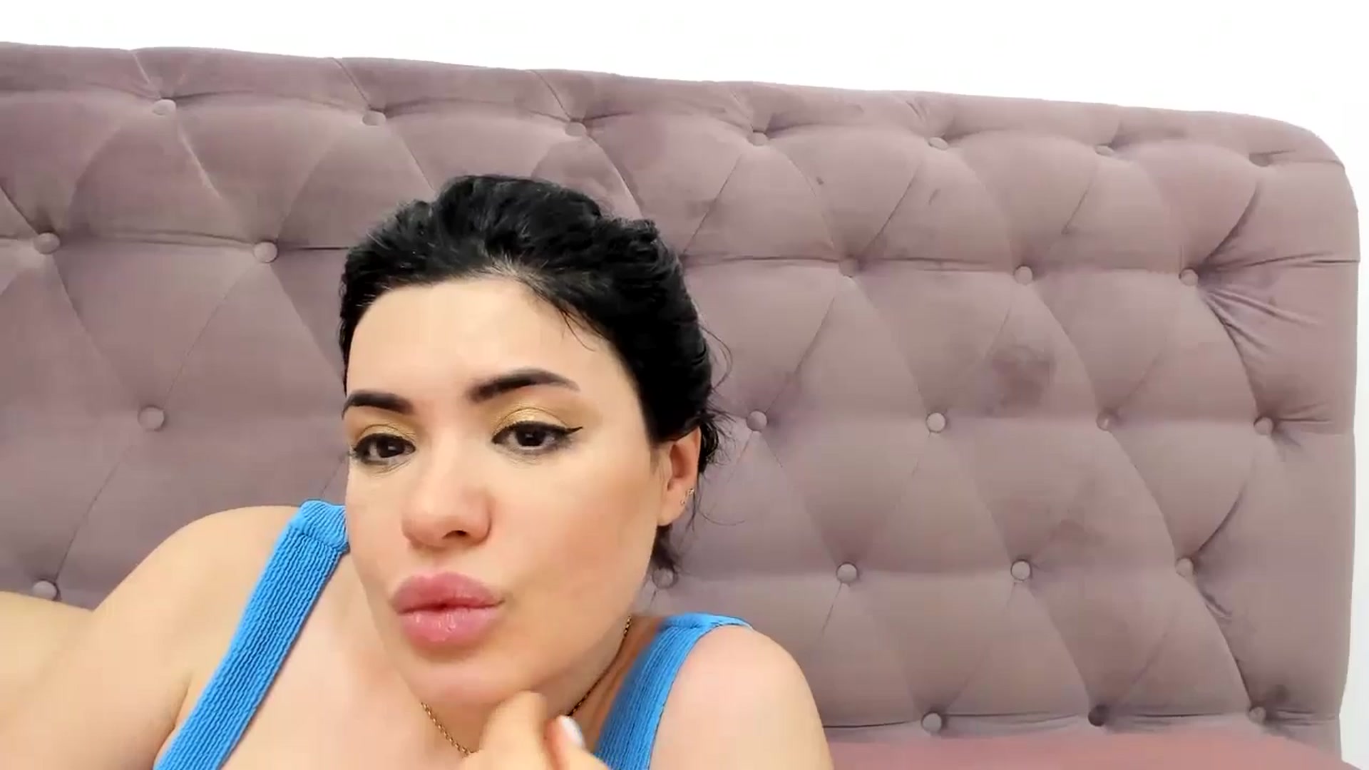Gallery image thumbnail from Aeena's myfreecams stream on, 07/30/2024, 23:03 image 17 of 20