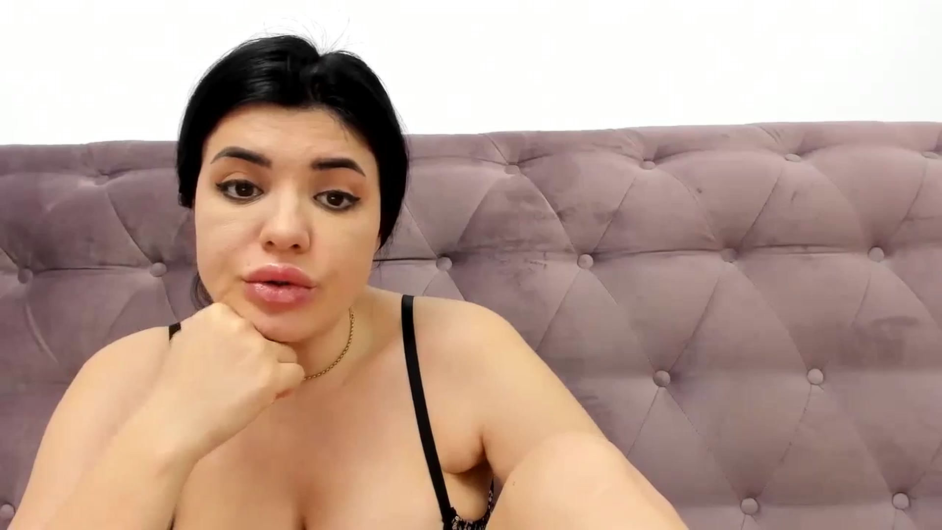 Gallery image thumbnail from Aeena's myfreecams stream on, 07/31/2024, 23:08 image 3 of 20