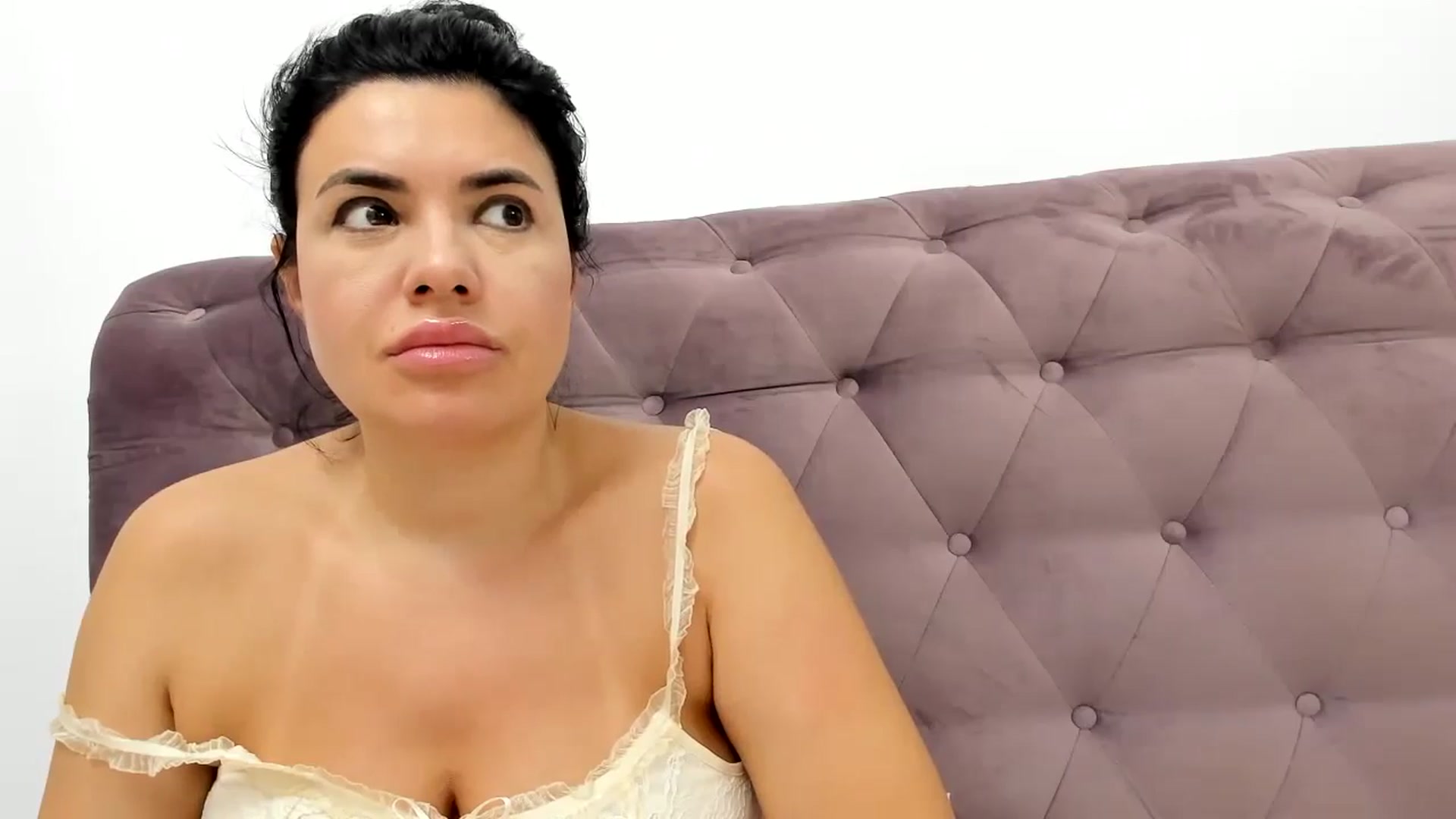 Gallery image thumbnail from Aeena's myfreecams stream on, 09/15/2024, 23:05 image 14 of 20