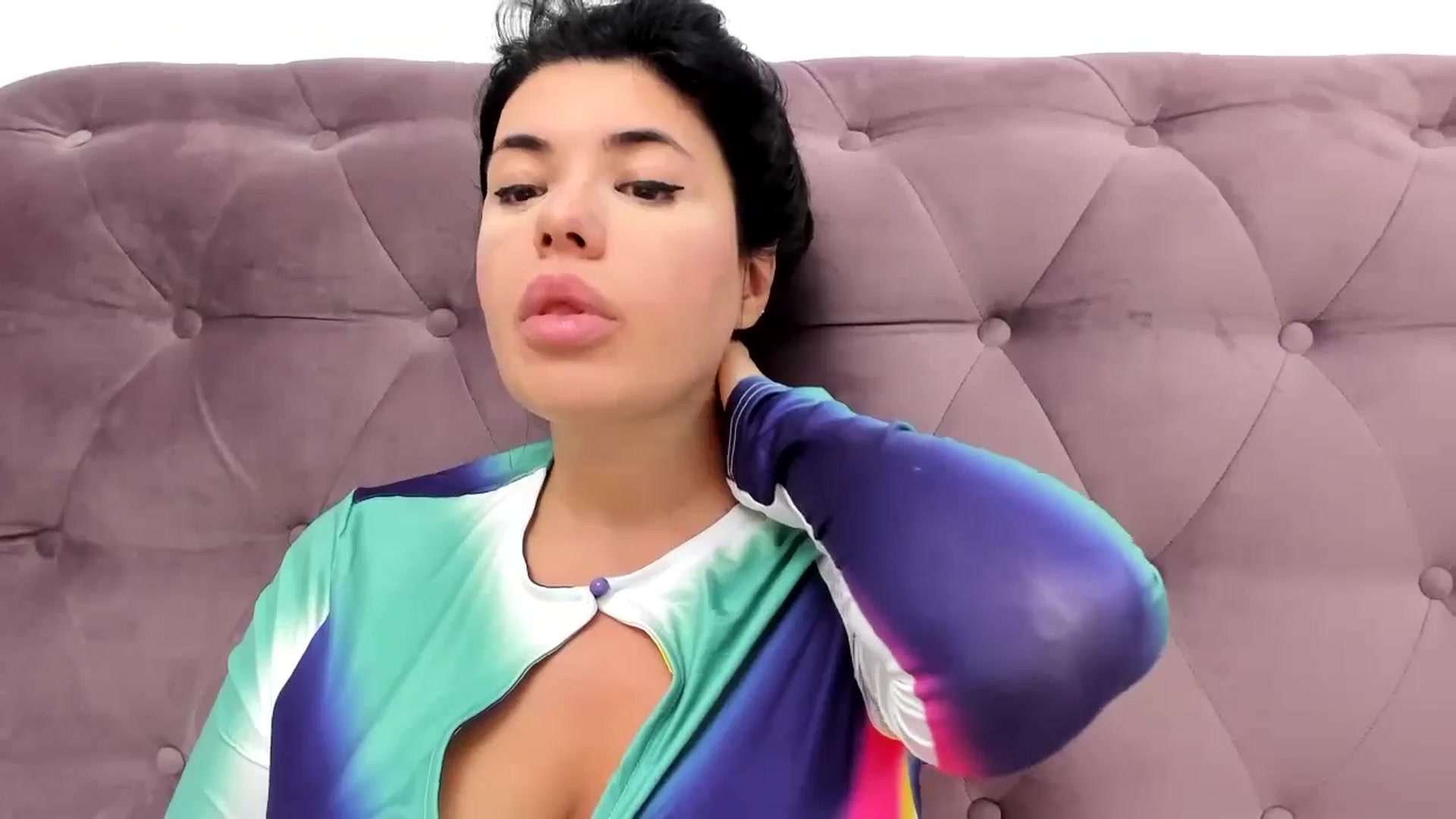 Gallery image thumbnail from Aeena's myfreecams stream on, 09/18/2024, 21:19 image 13 of 20