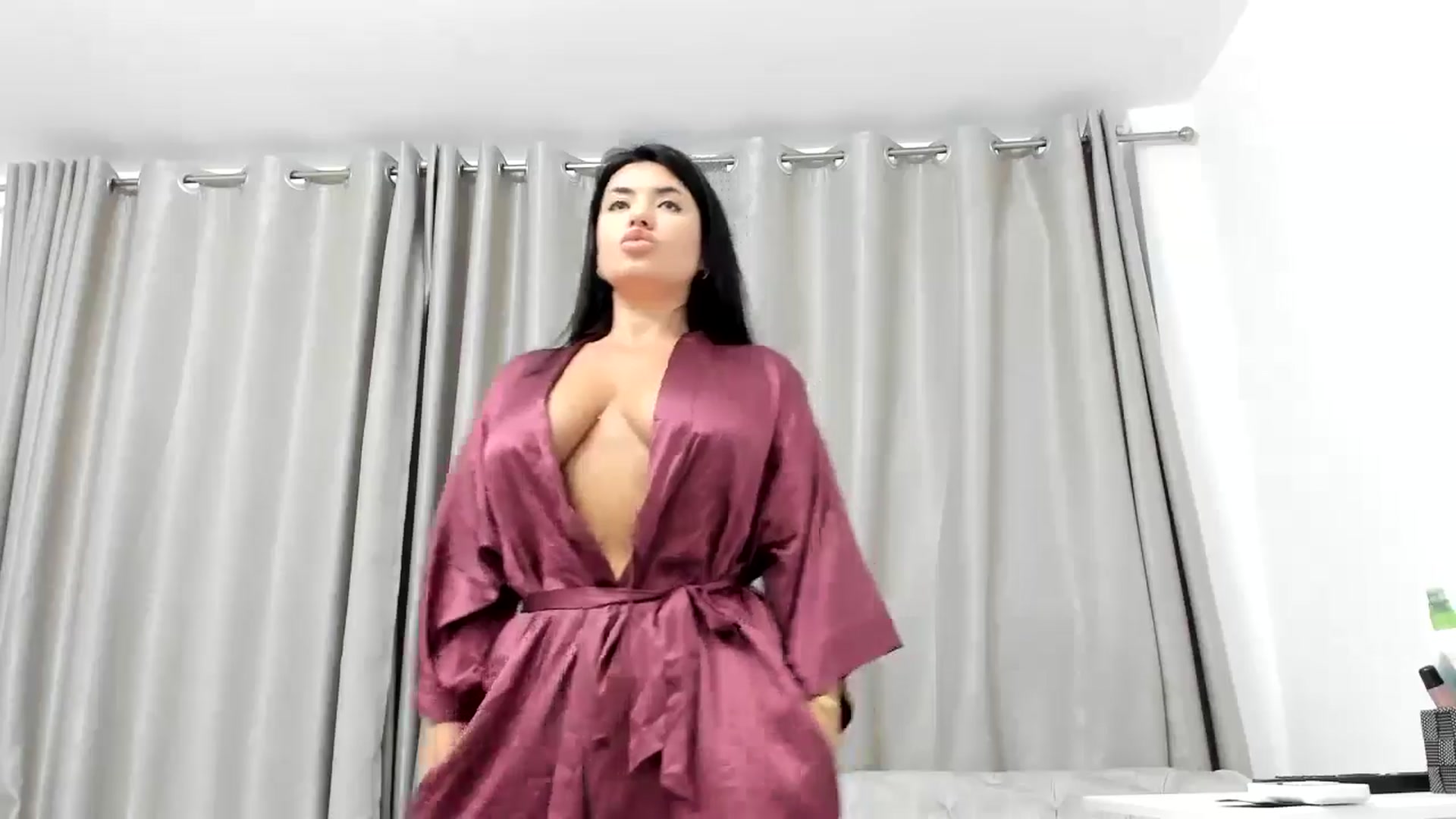 Gallery image thumbnail from Aeena's myfreecams stream on, 09/21/2024, 23:05 image 14 of 20