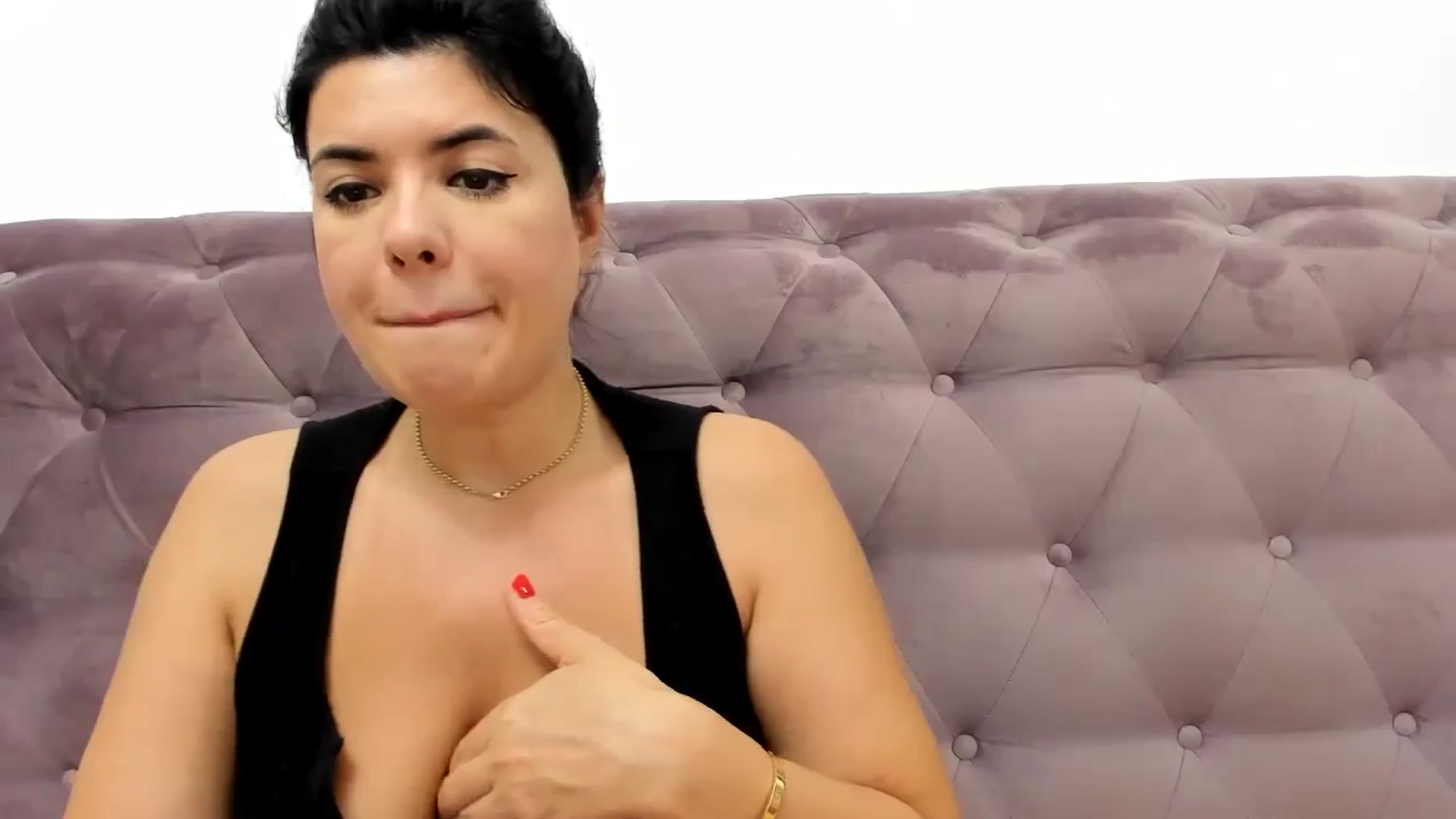 Gallery image thumbnail from Aeena's myfreecams stream on, 09/29/2024, 23:05 image 3 of 20