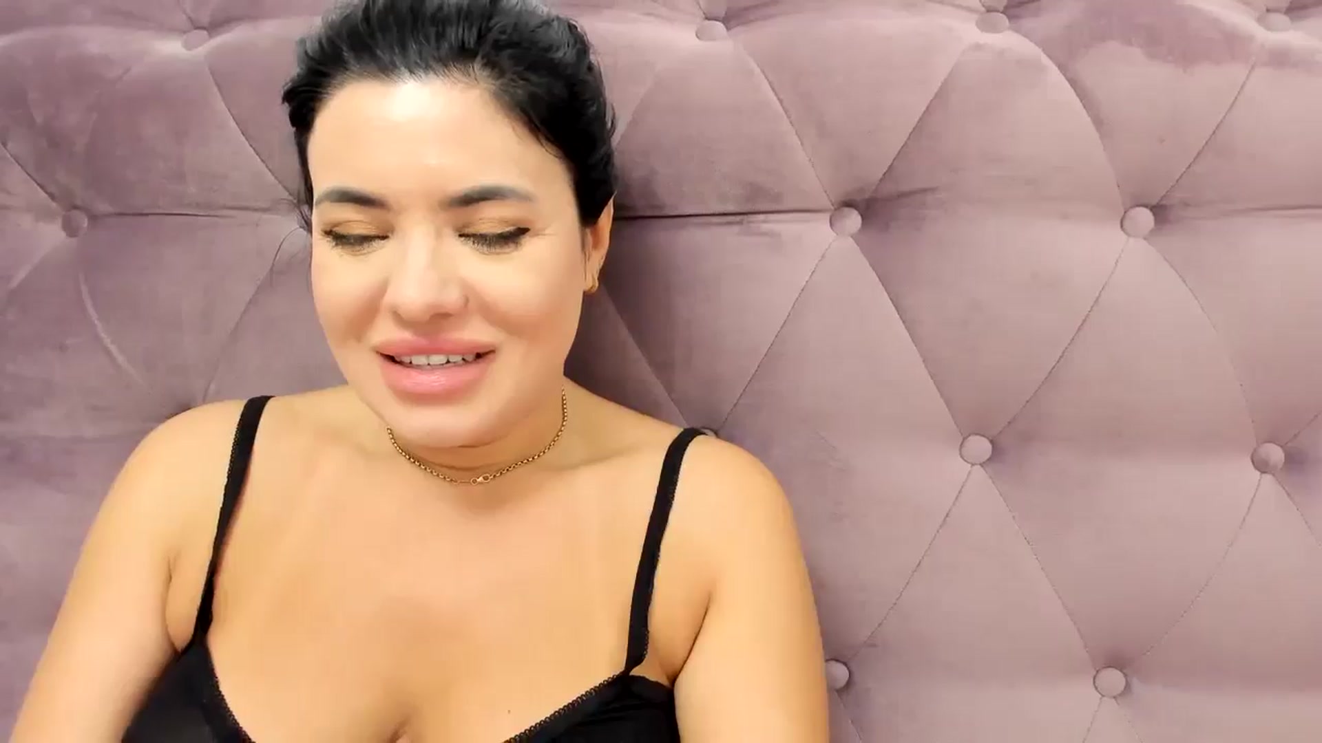 Gallery image thumbnail from Aeena's myfreecams stream on, 10/05/2024, 23:04 image 6 of 20