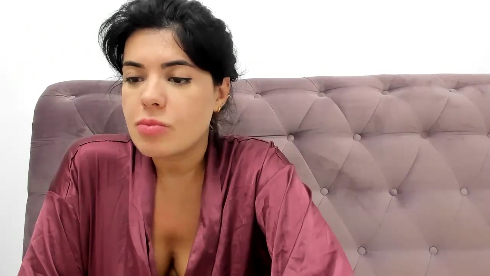 Gallery image thumbnail from Aeena's myfreecams stream on, 10/30/2024, 23:04 image 17 of 20