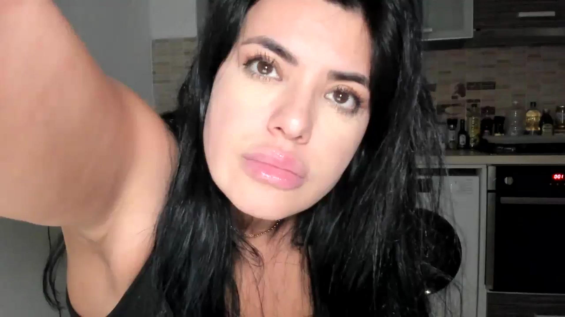 Gallery image thumbnail from Aeena's myfreecams stream on, 11/09/2024, 23:04 image 11 of 20