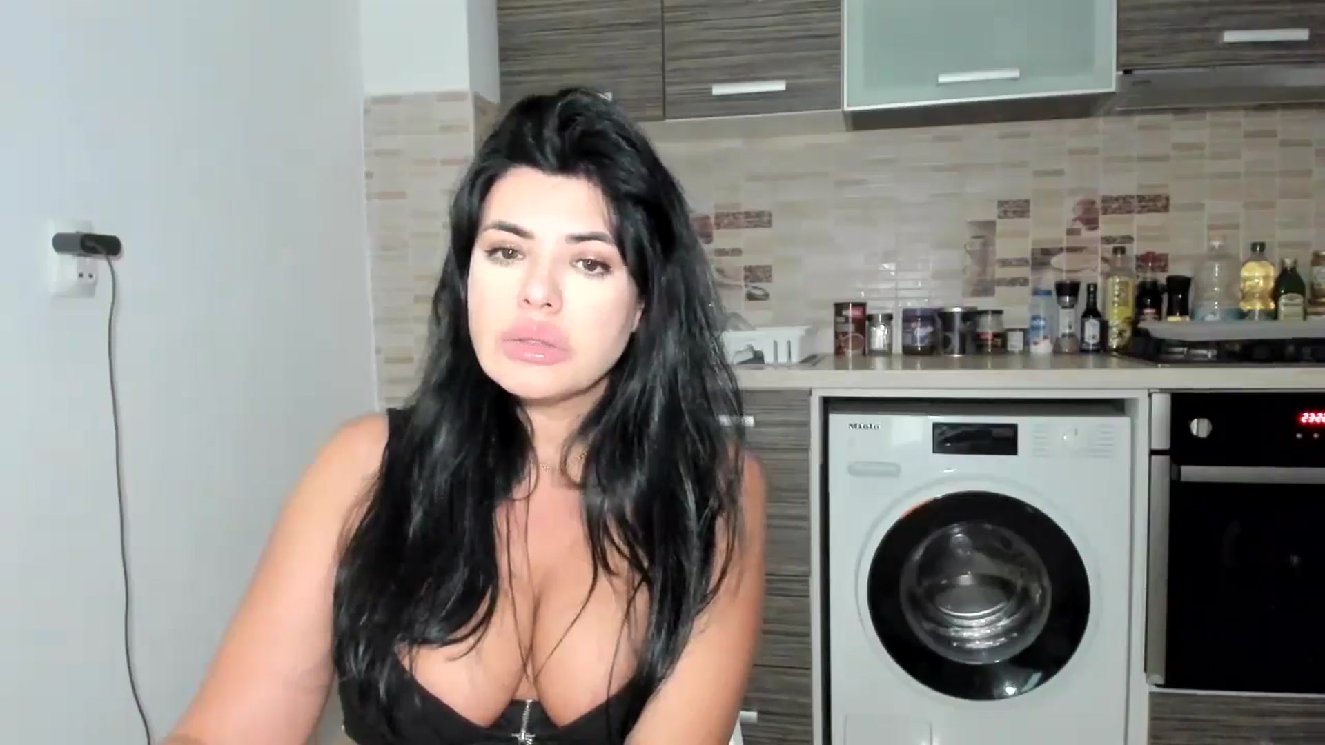 Gallery image thumbnail from Aeena's myfreecams stream on, 11/09/2024, 23:04 image 4 of 20