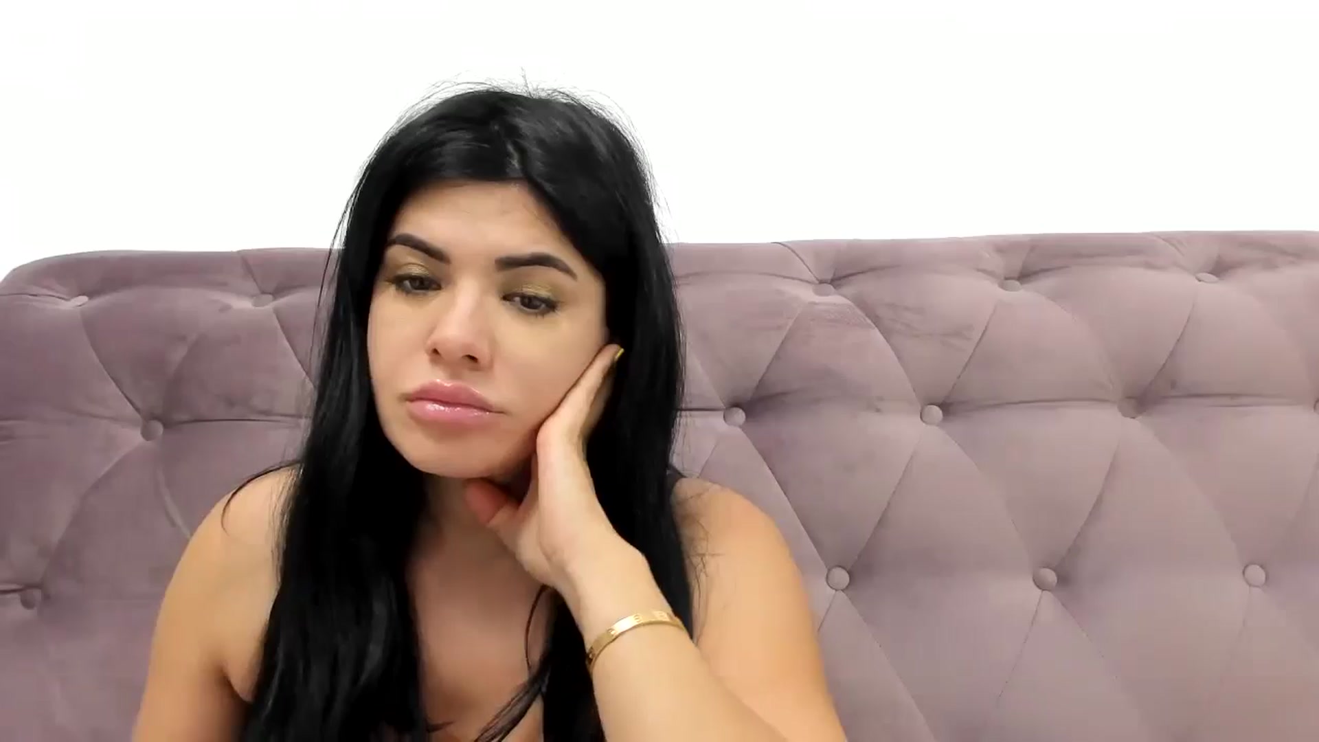 Gallery image thumbnail from Aeena's myfreecams stream on, 11/19/2024, 21:11 image 19 of 20
