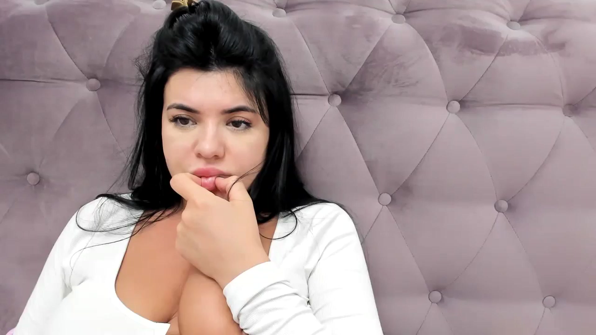 Gallery image thumbnail from Aeena's myfreecams stream on, 01/12/2025, 23:06 image 19 of 20