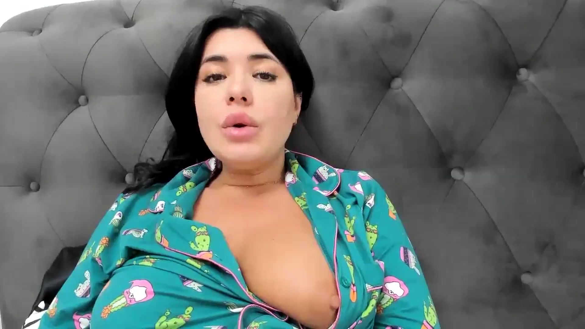 Gallery image thumbnail from Aeena's myfreecams stream on, 03/28/2025, 22:06 image 16 of 20