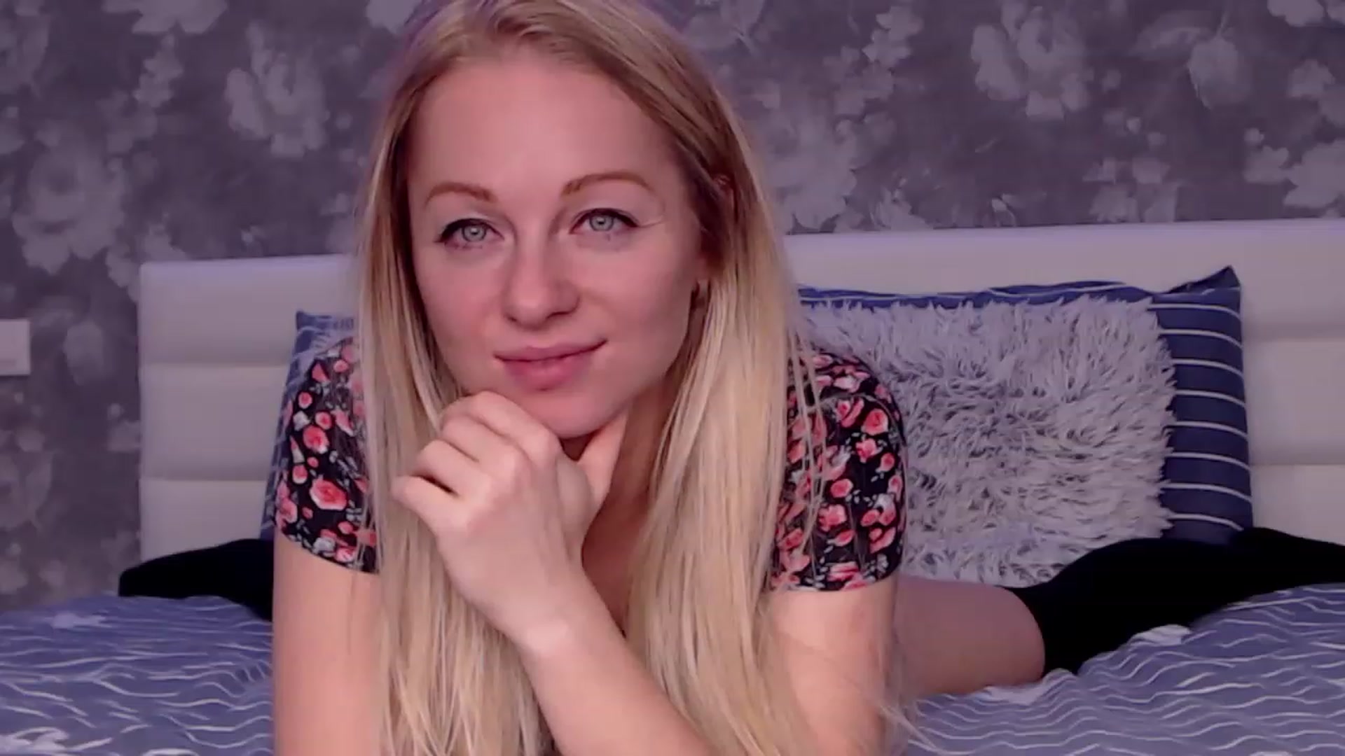 Gallery image thumbnail from Aelarie's myfreecams stream on, 11/19/2022, 12:54 image 17 of 20