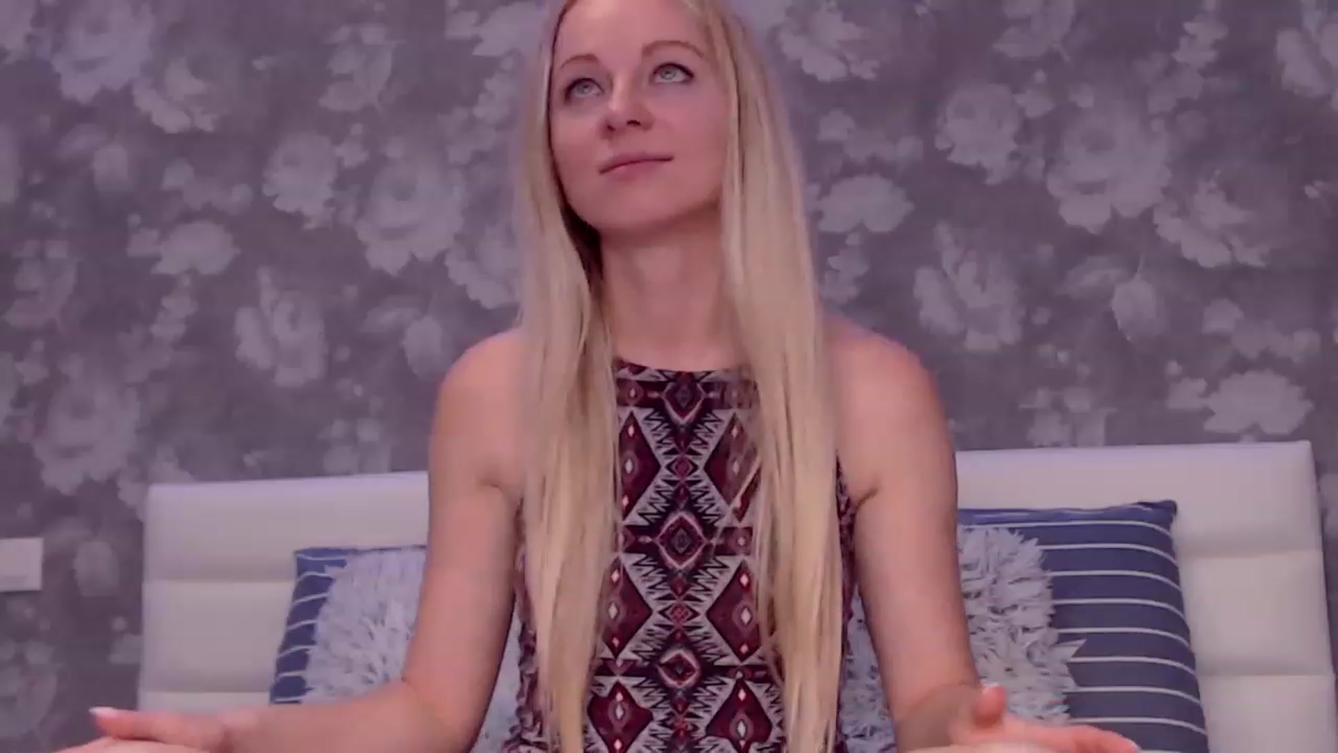 Gallery image thumbnail from Aelarie's myfreecams stream on, 11/21/2022, 13:44 image 16 of 20