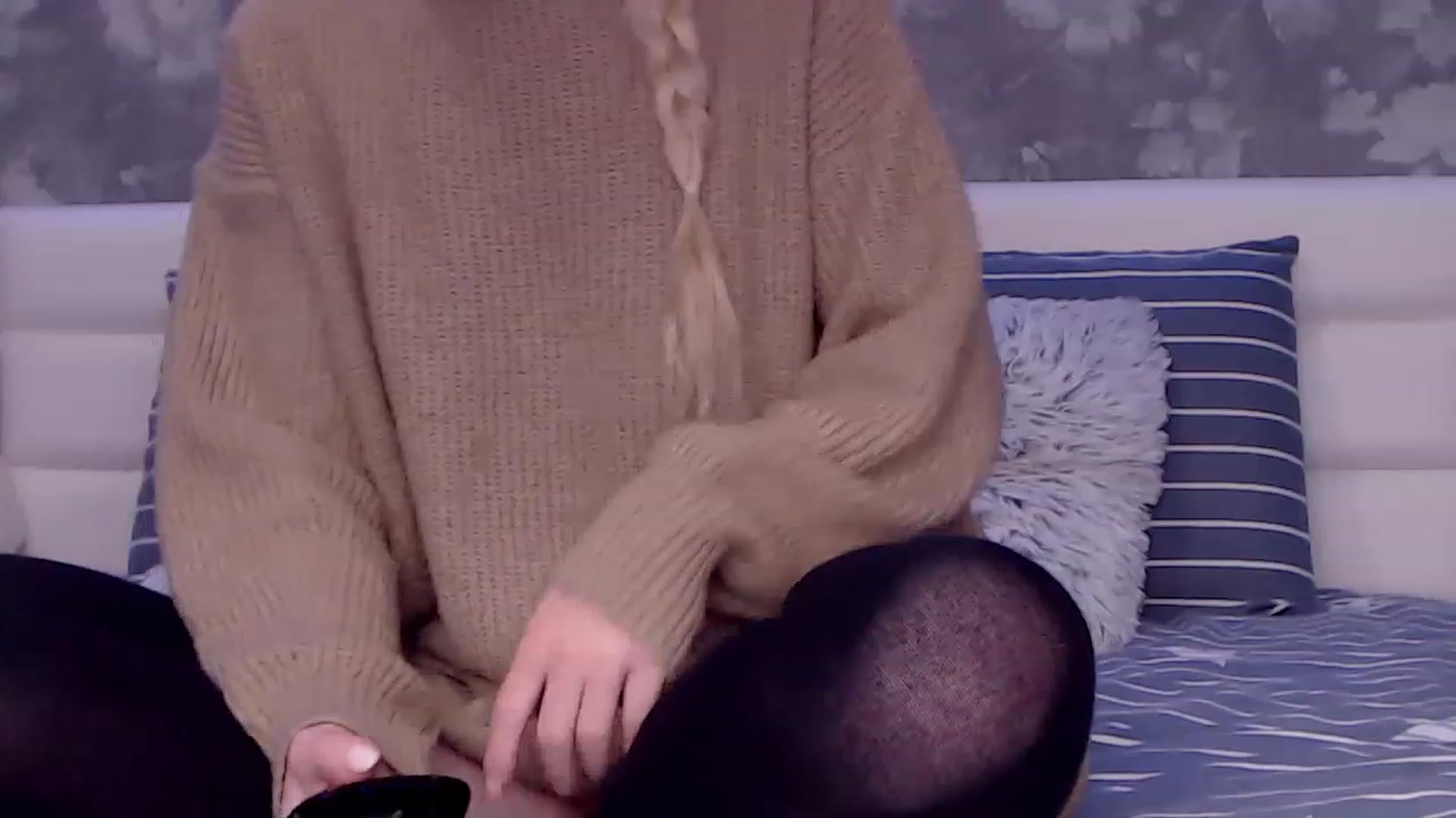 Gallery image thumbnail from Aelarie's myfreecams stream on, 11/27/2022, 13:28 image 9 of 20