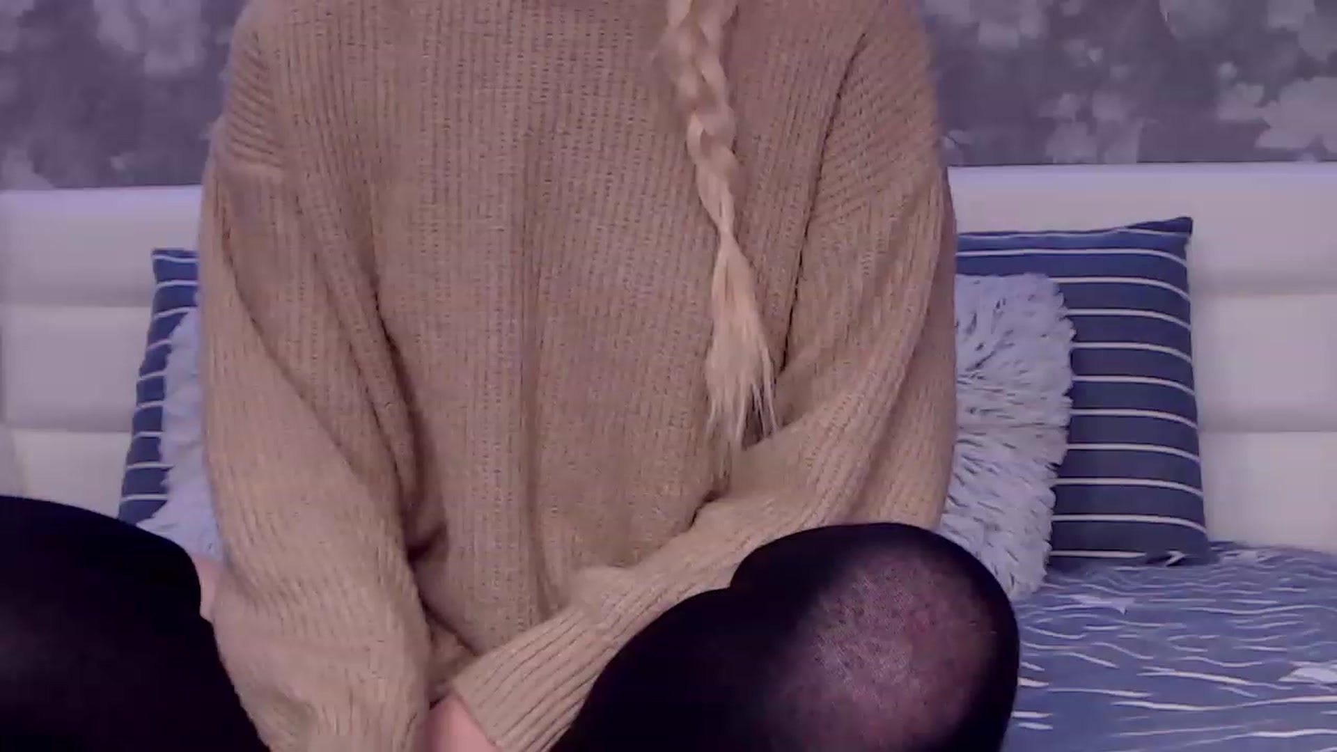 Gallery image thumbnail from Aelarie's myfreecams stream on, 11/27/2022, 13:28 image 8 of 20