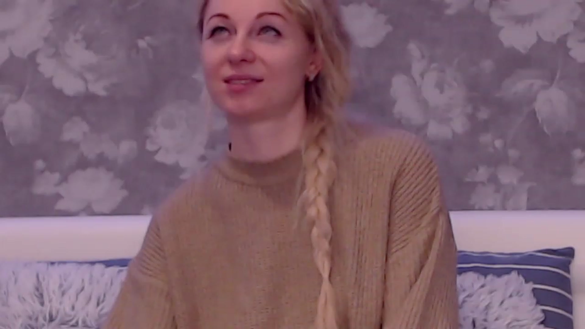 Gallery image thumbnail from Aelarie's myfreecams stream on, 11/27/2022, 15:12 image 11 of 20