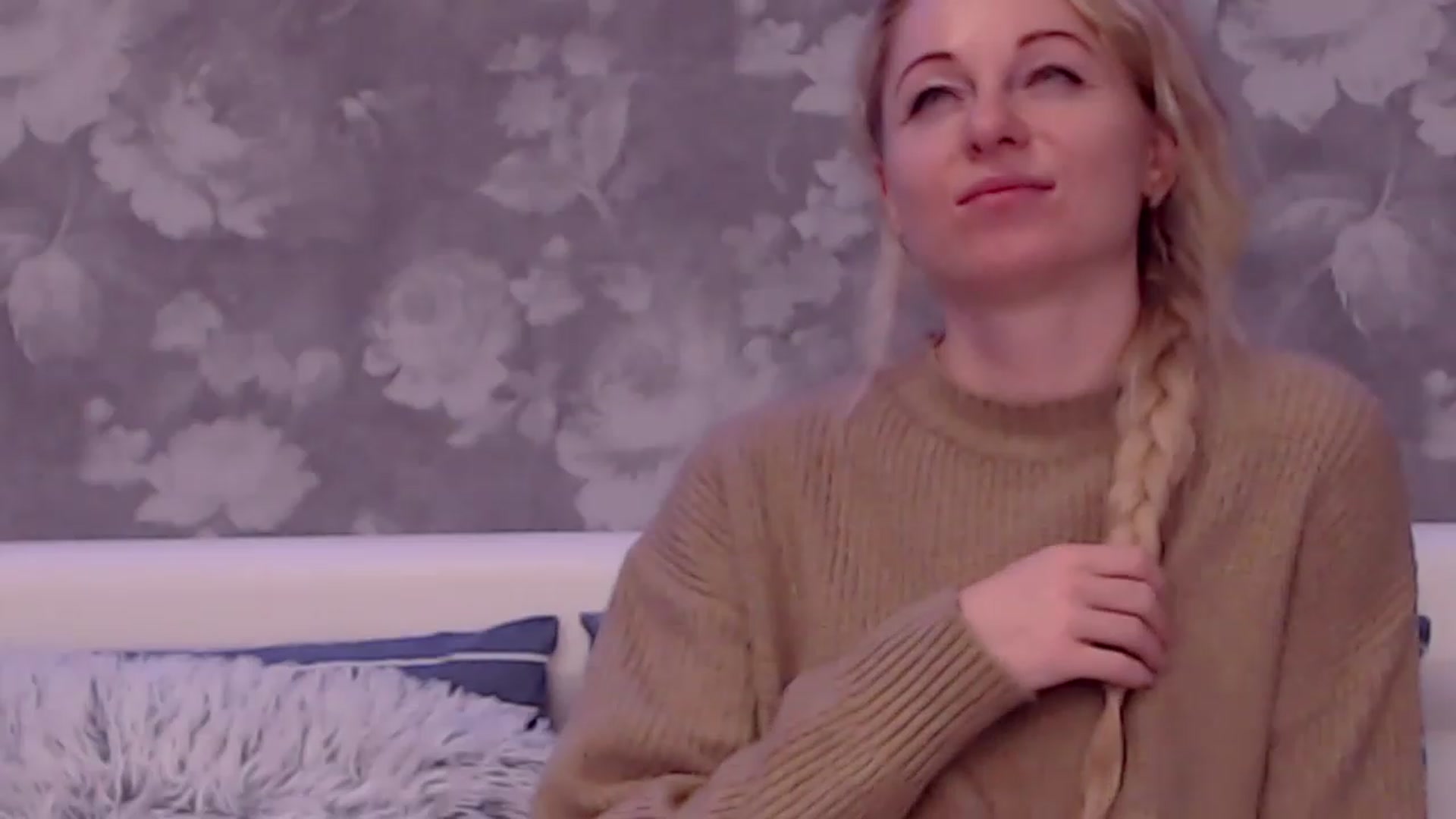 Gallery image thumbnail from Aelarie's myfreecams stream on, 11/27/2022, 15:12 image 12 of 20