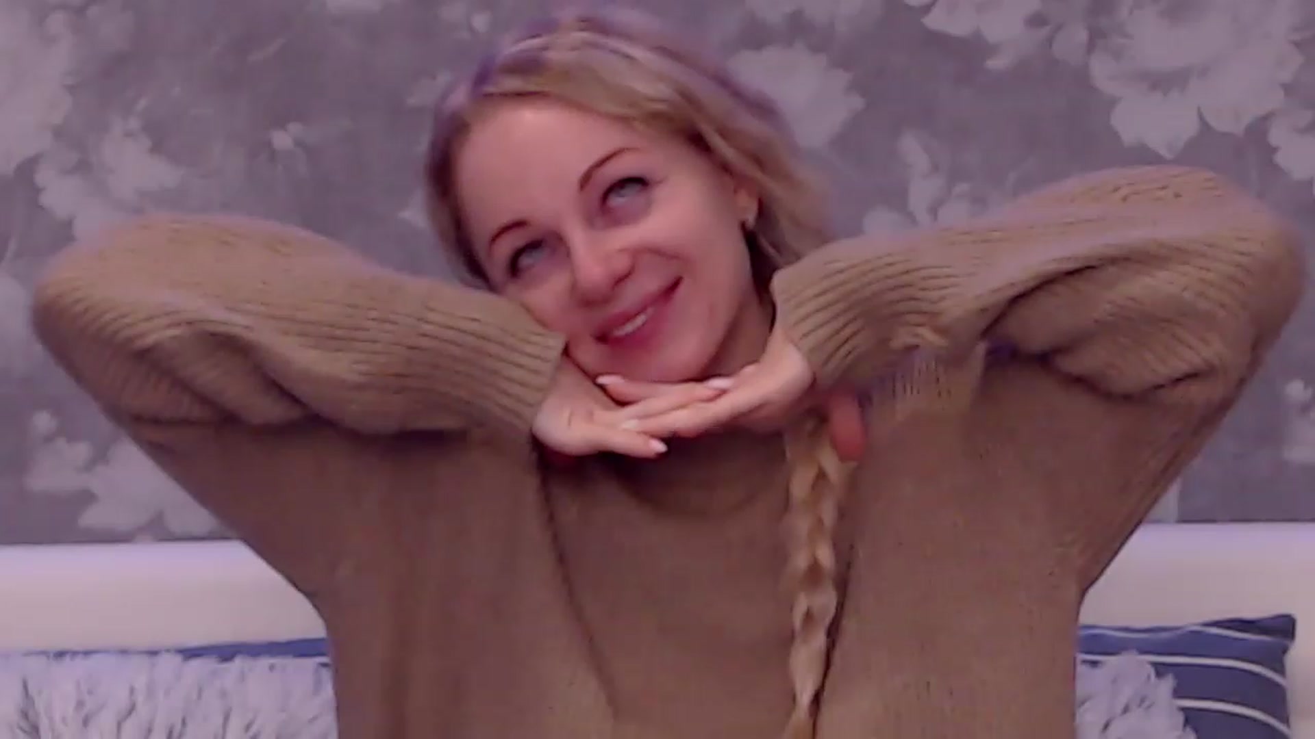 Gallery image thumbnail from Aelarie's myfreecams stream on, 11/27/2022, 15:12 image 4 of 20