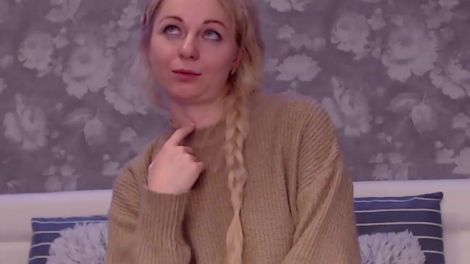Gallery image thumbnail from Aelarie's myfreecams stream on, 11/27/2022, 16:18 image 8 of 20