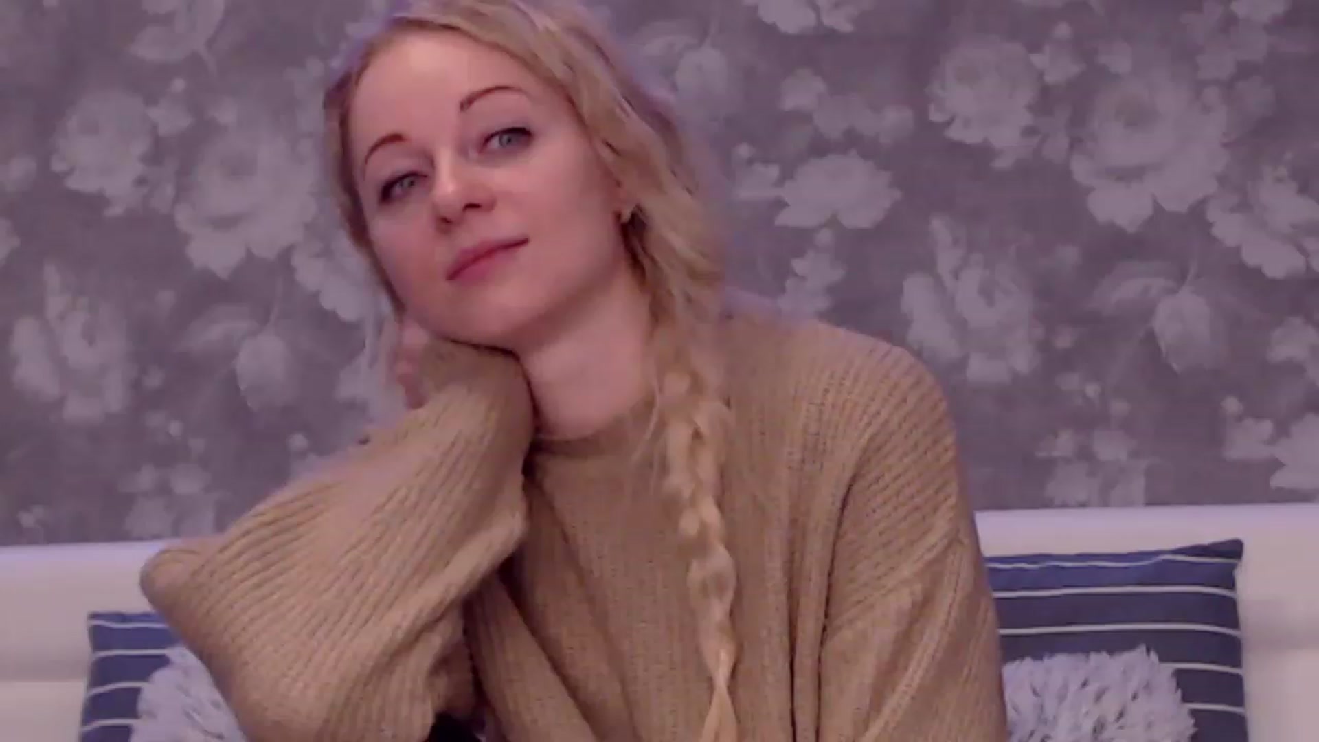 Gallery image thumbnail from Aelarie's myfreecams stream on, 11/27/2022, 16:18 image 13 of 20